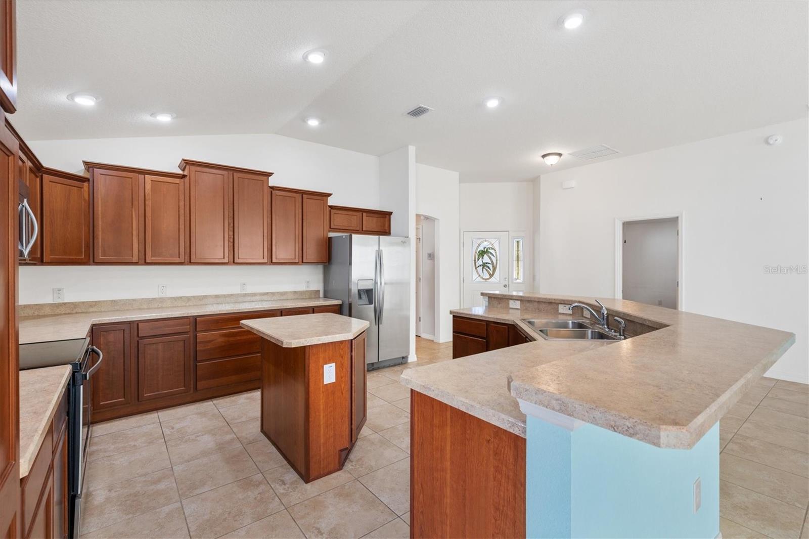 Image 19 of 39 For 2610 Lindewood Street