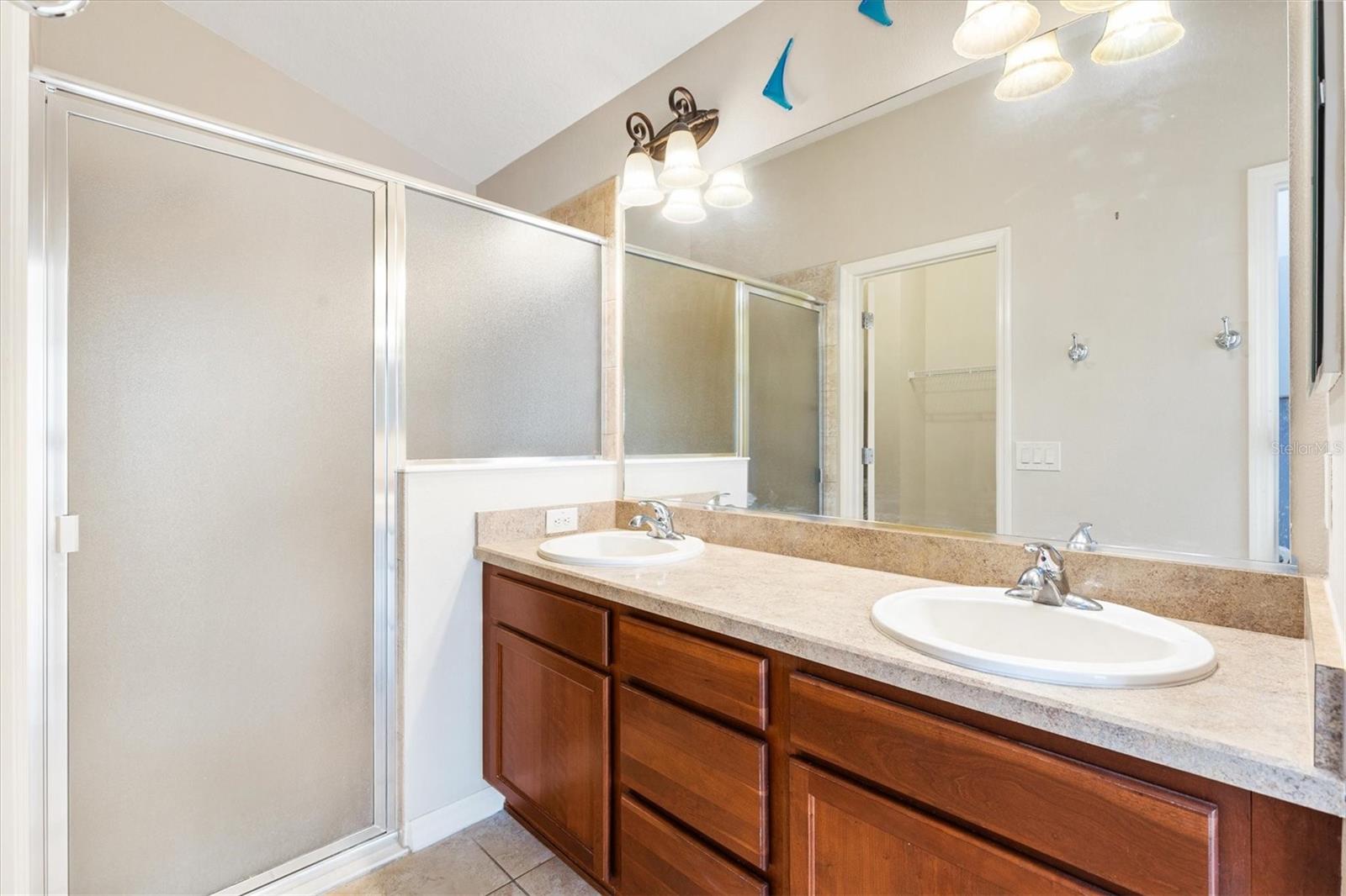 Image 25 of 39 For 2610 Lindewood Street