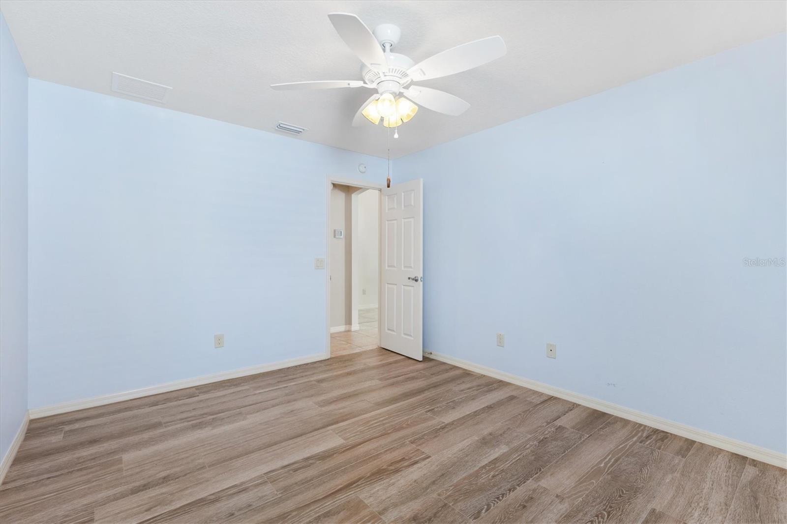 Image 29 of 39 For 2610 Lindewood Street