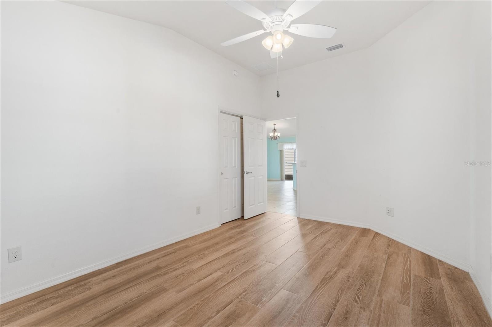 Image 33 of 39 For 2610 Lindewood Street