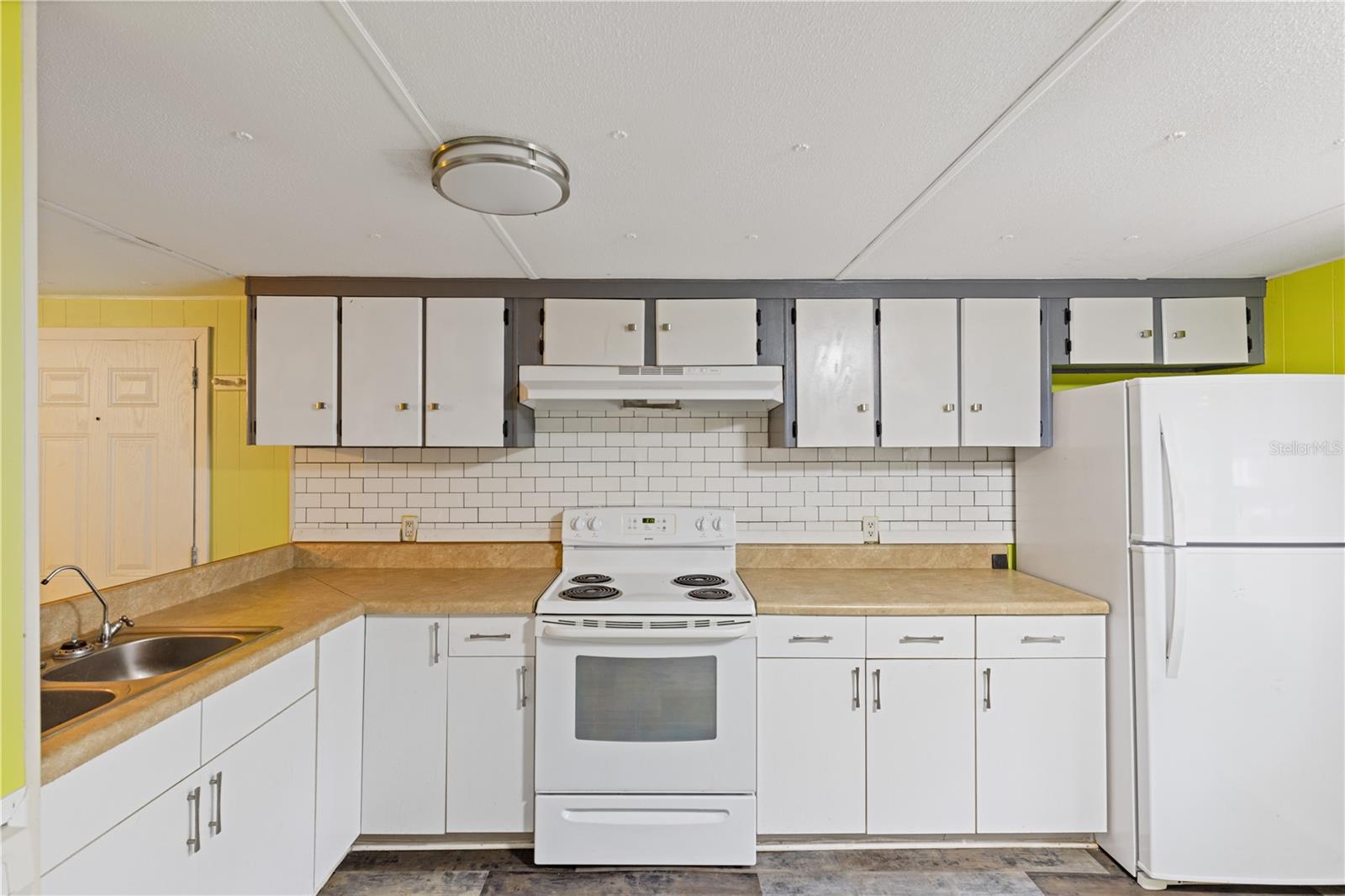 Image 15 of 29 For 16760 102nd Avenue Road