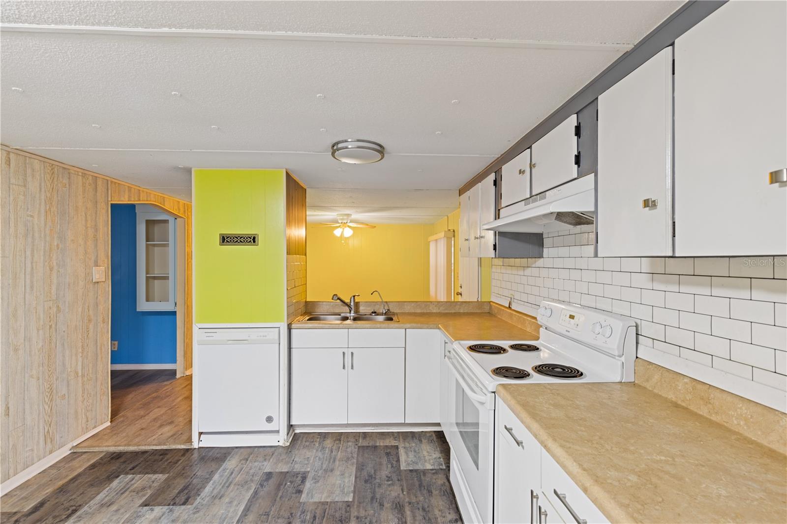 Image 17 of 29 For 16760 102nd Avenue Road