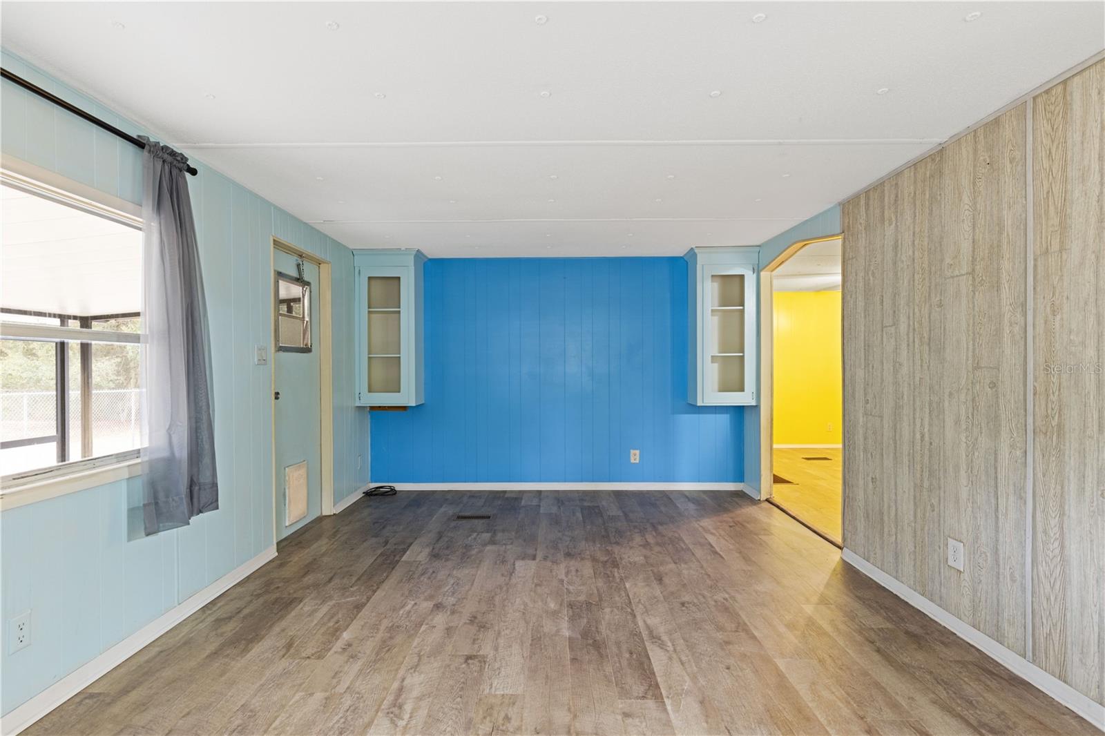 Image 19 of 29 For 16760 102nd Avenue Road