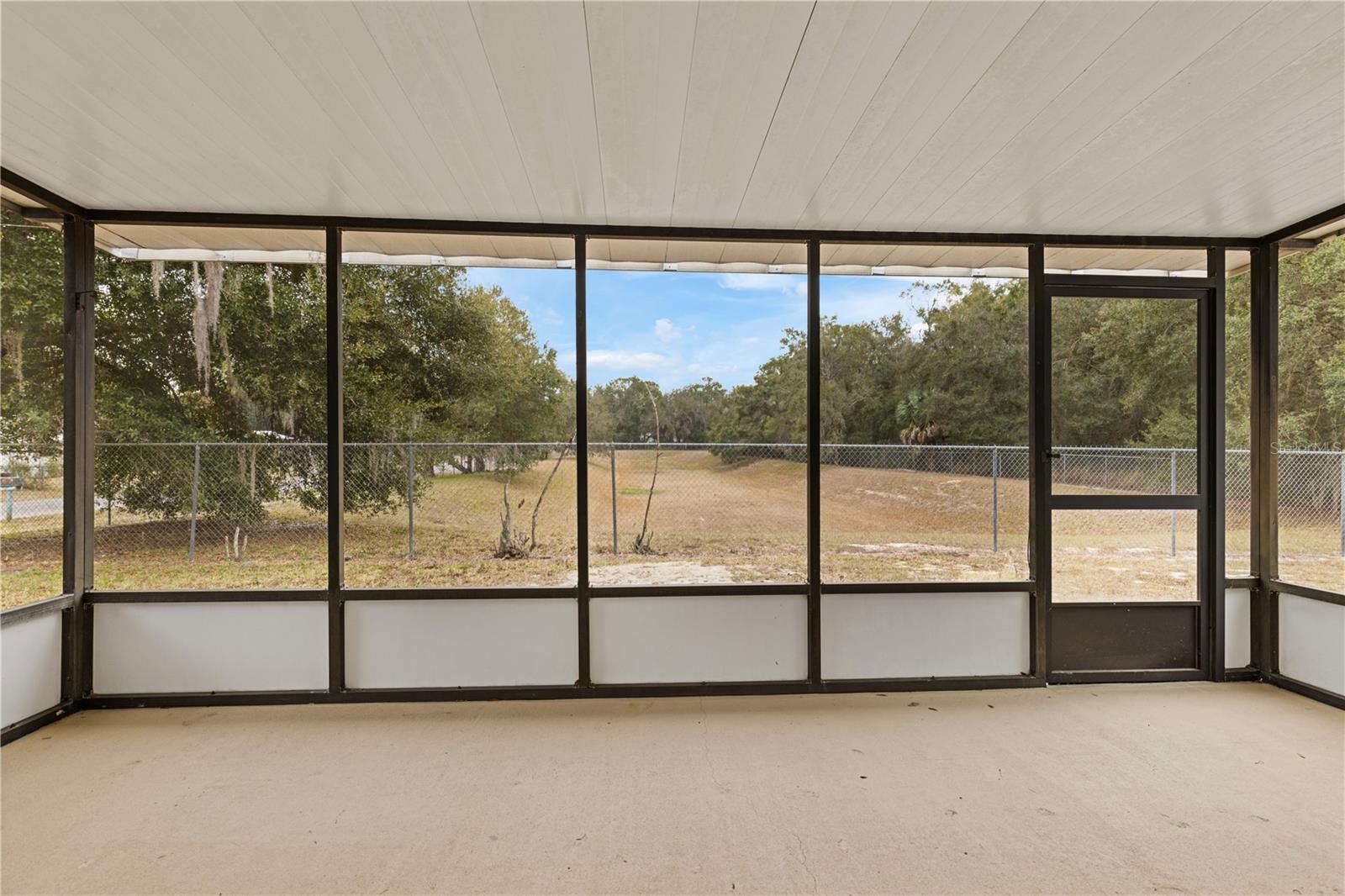 Image 2 of 29 For 16760 102nd Avenue Road