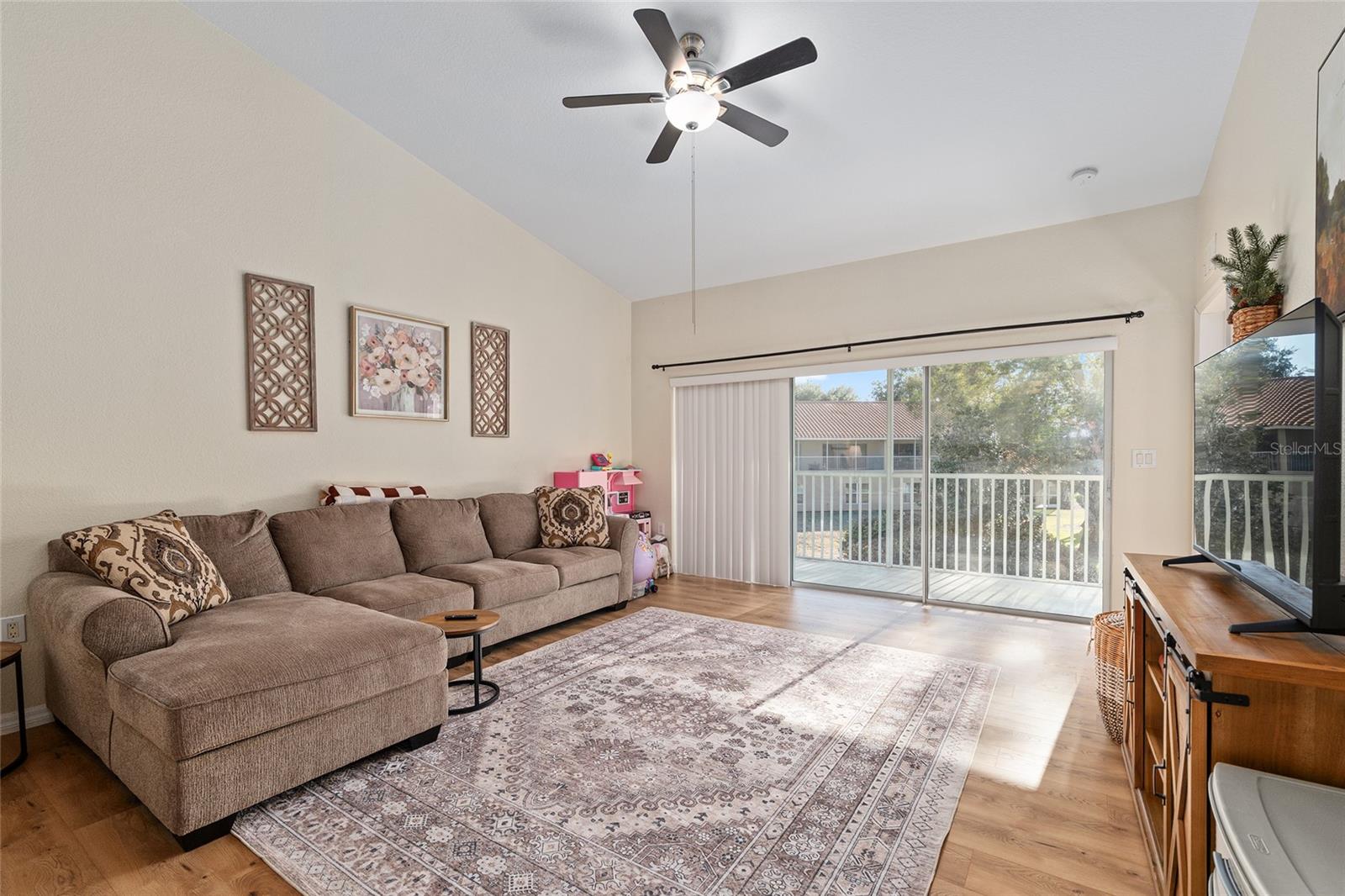 Image 10 of 42 For 5436 Admiral Way 2