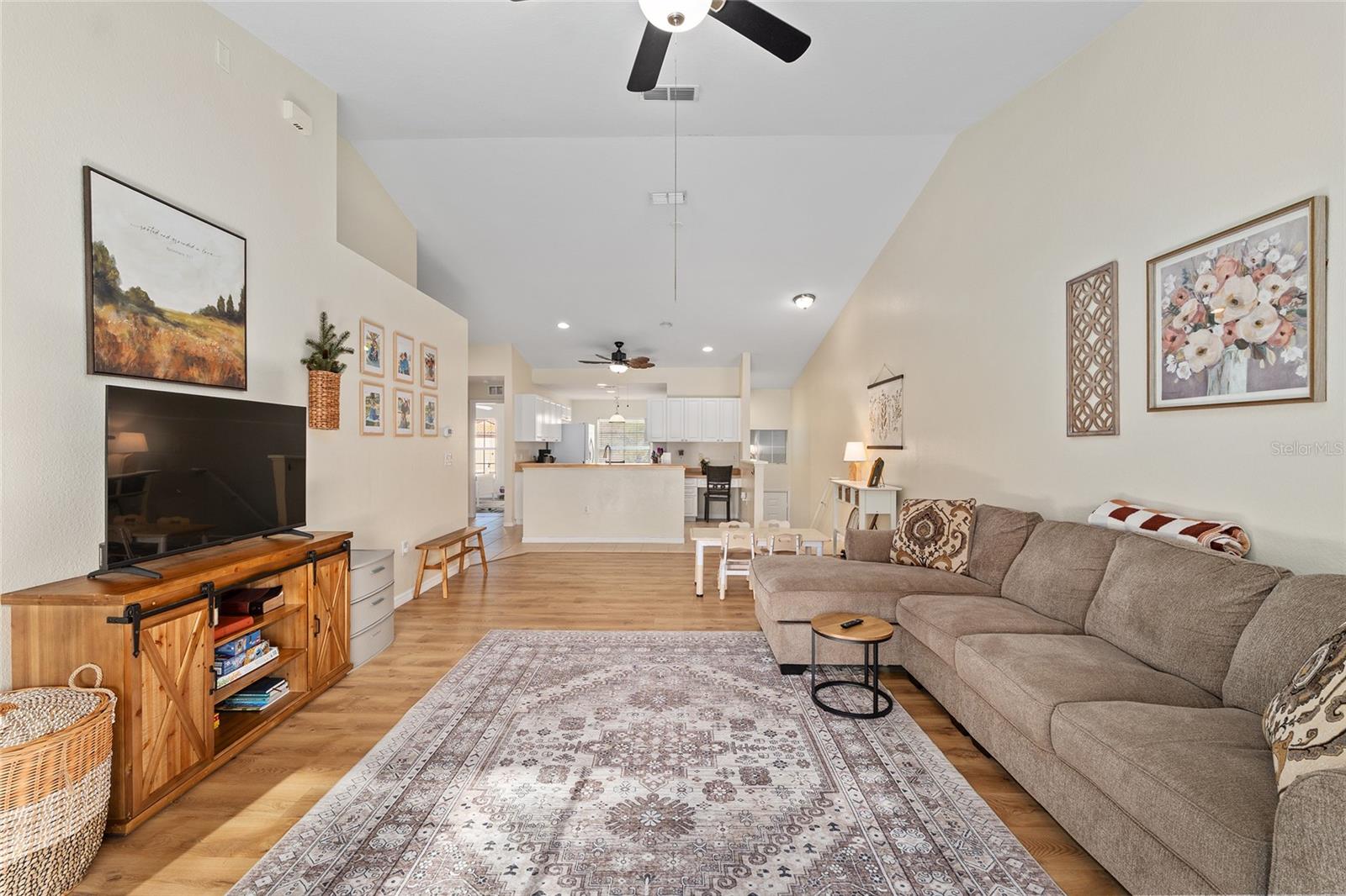 Image 12 of 42 For 5436 Admiral Way 2