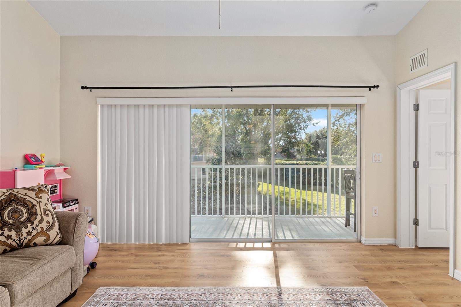 Image 13 of 42 For 5436 Admiral Way 2