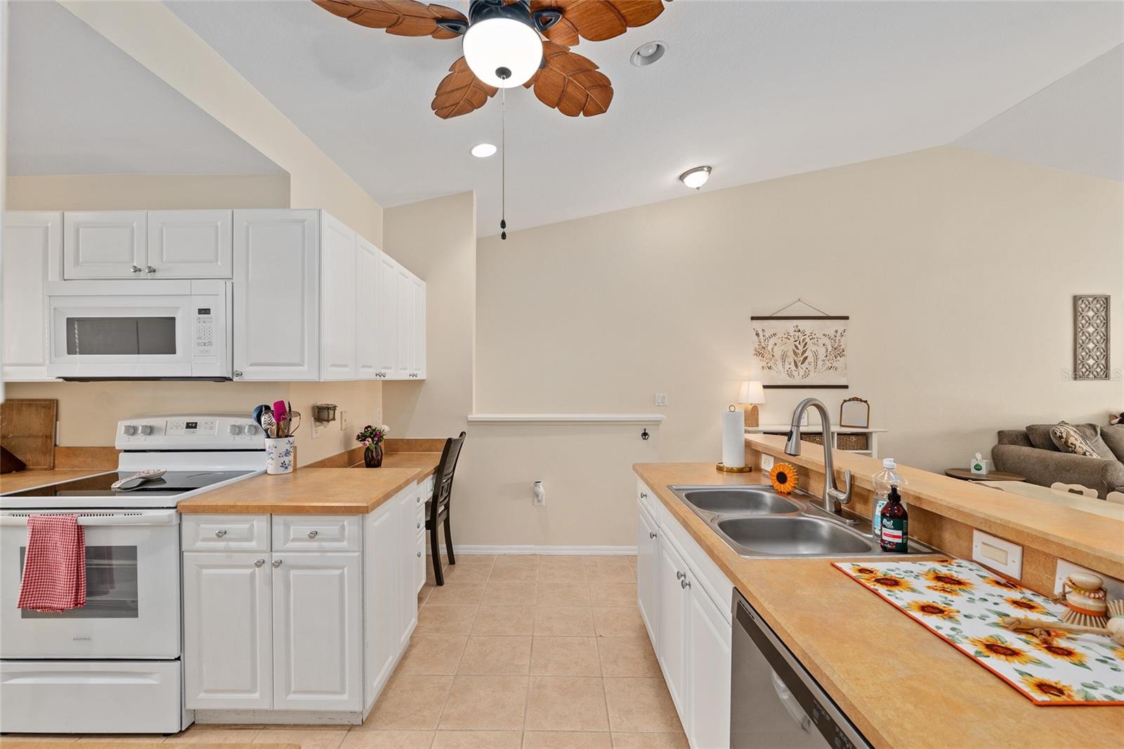 Image 15 of 42 For 5436 Admiral Way 2