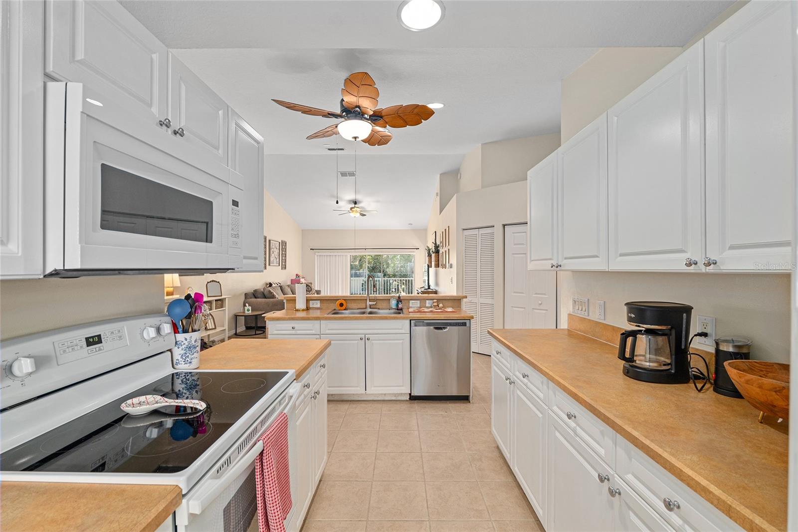 Image 17 of 42 For 5436 Admiral Way 2