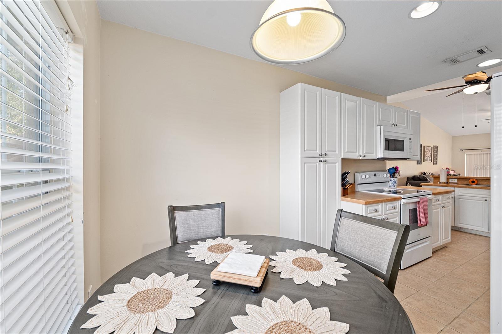 Image 19 of 42 For 5436 Admiral Way 2