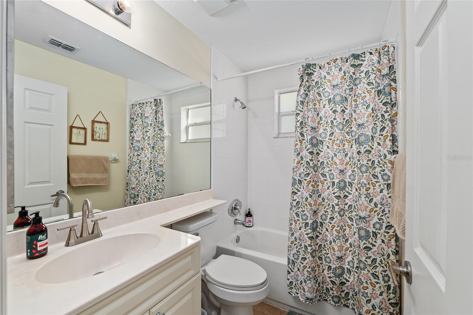 Image 27 of 42 For 5436 Admiral Way 2