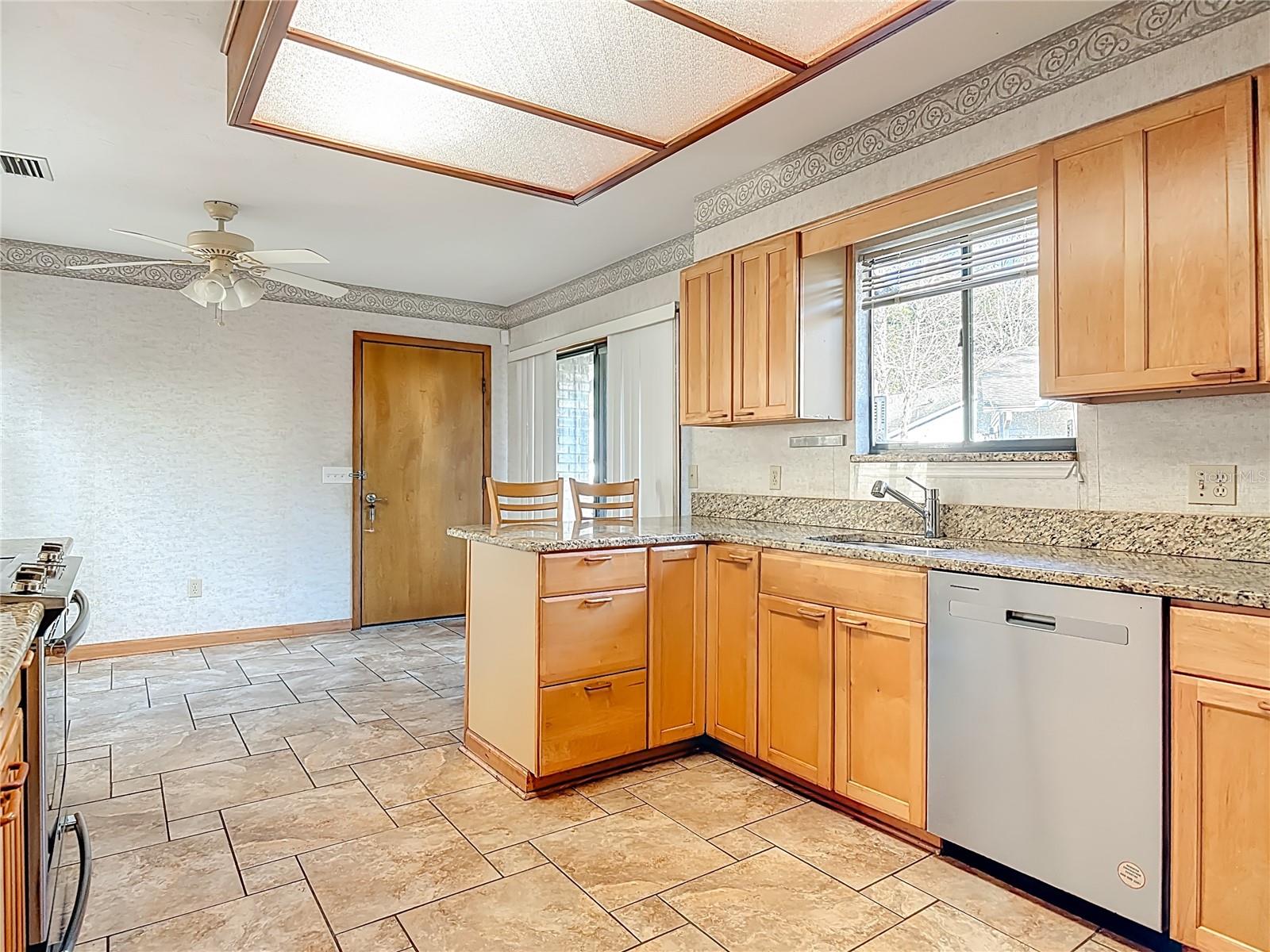 Image 17 of 45 For 65 Elmwood Trail