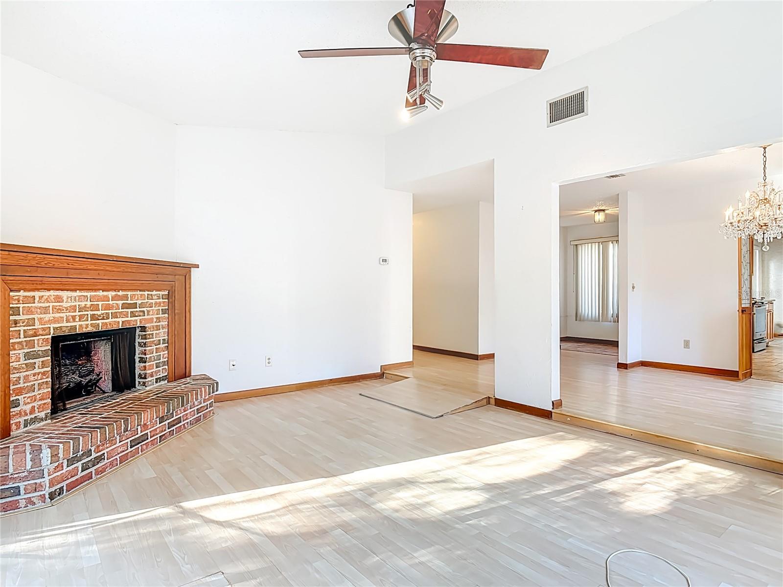 Image 8 of 45 For 65 Elmwood Trail