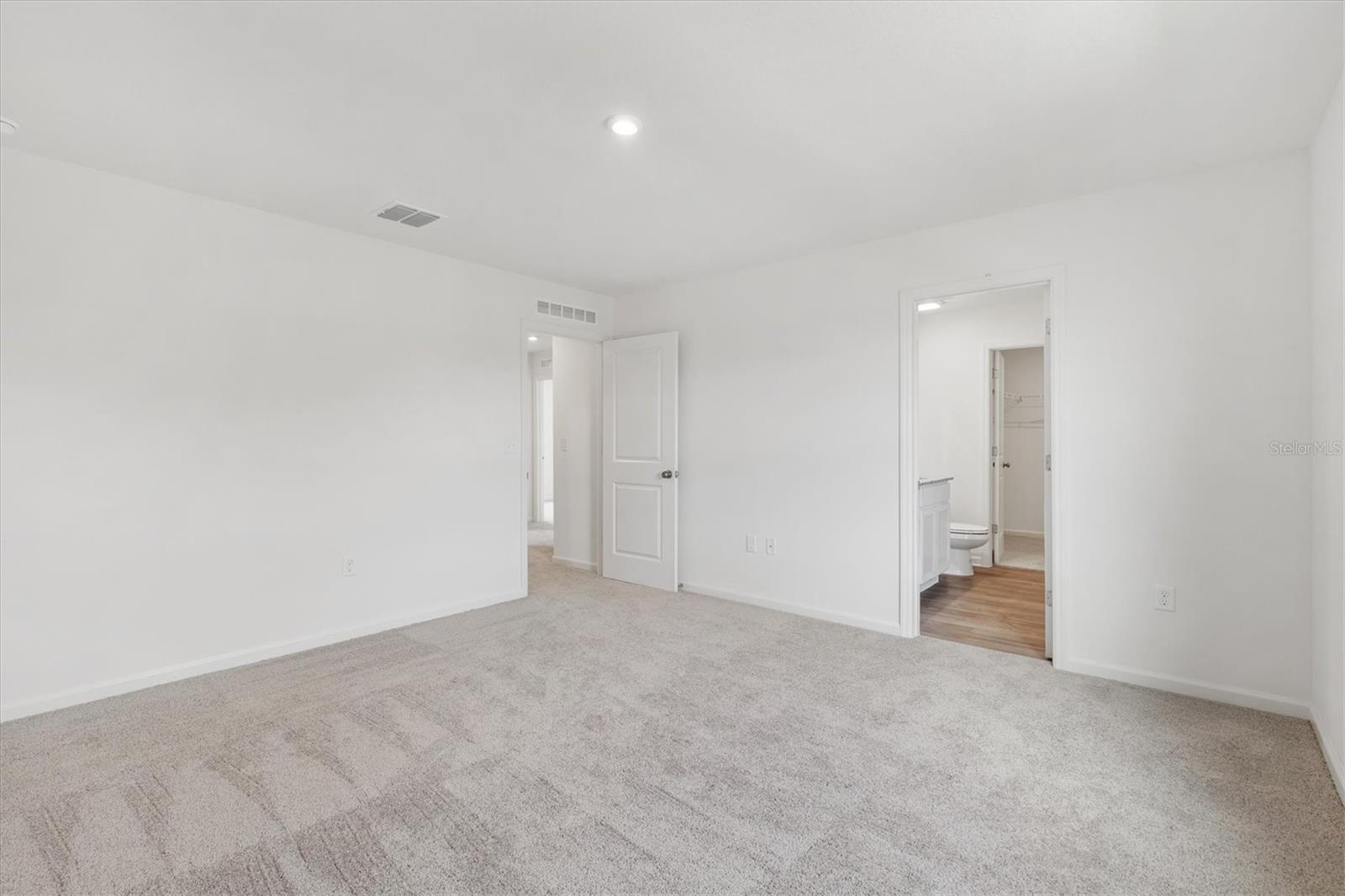 Image 16 of 27 For 1941 Iowa Drive