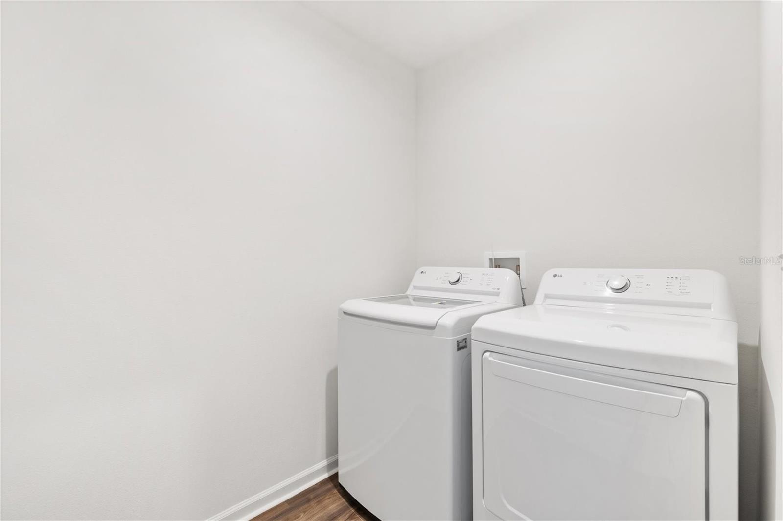 Image 24 of 27 For 1941 Iowa Drive