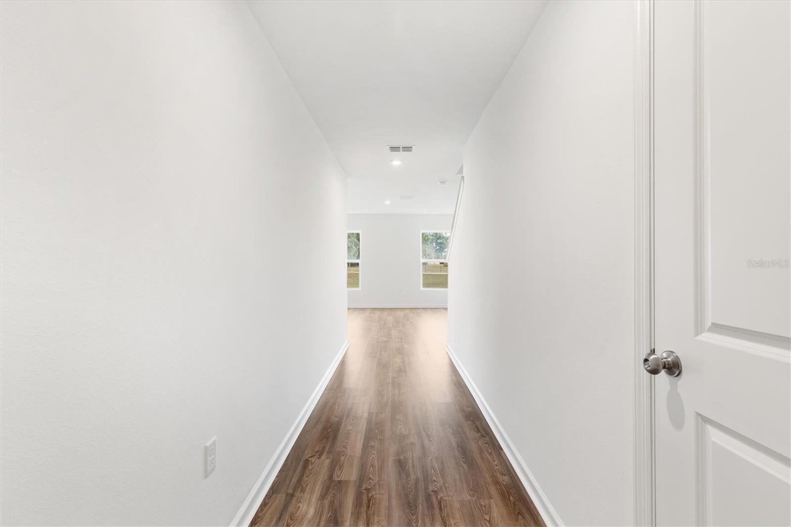 Image 4 of 27 For 1941 Iowa Drive