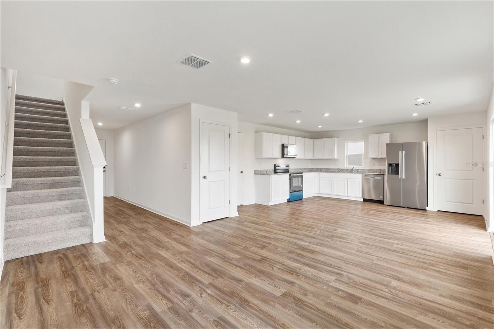 Image 6 of 27 For 1941 Iowa Drive