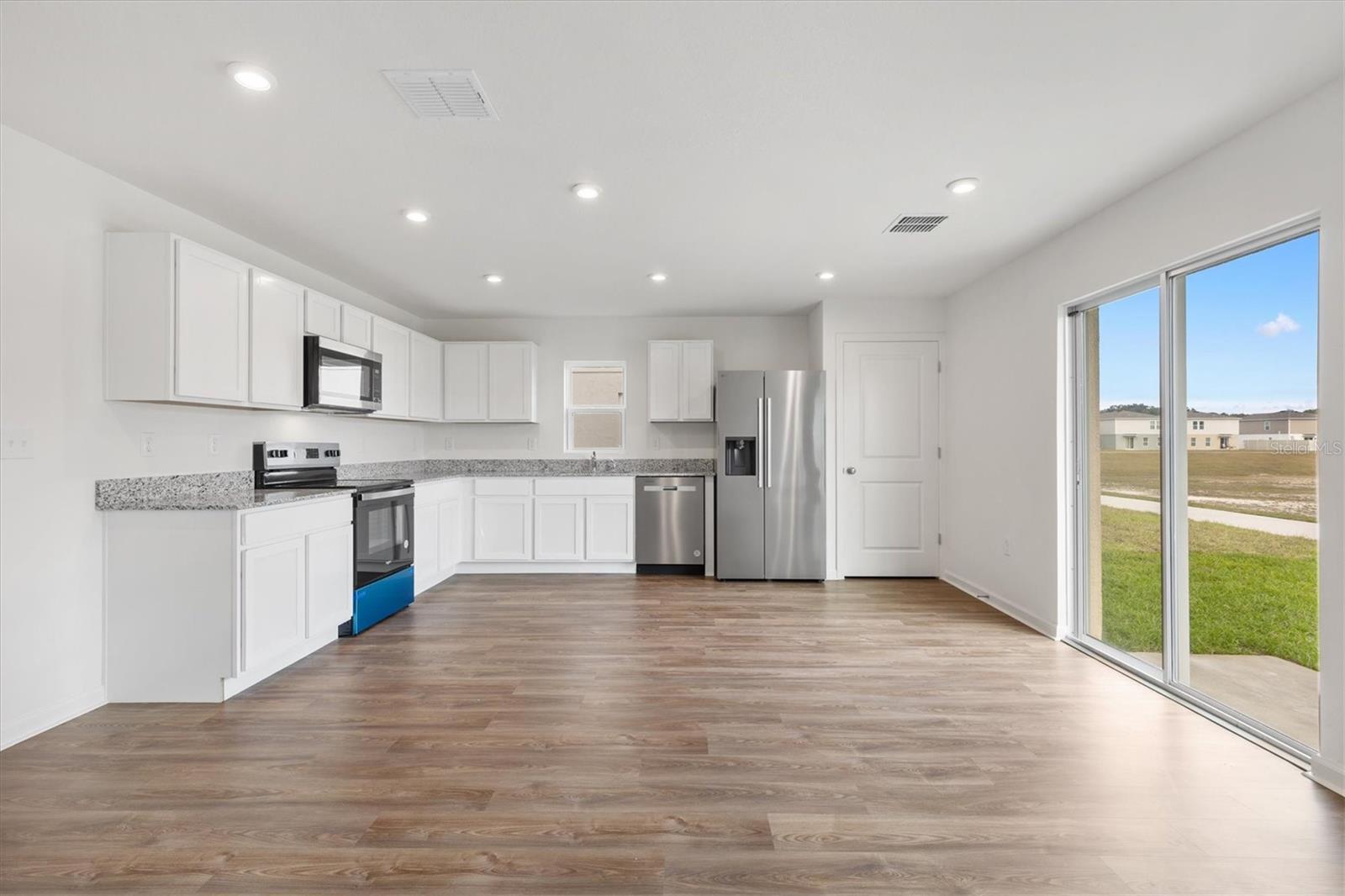 Image 7 of 27 For 1941 Iowa Drive