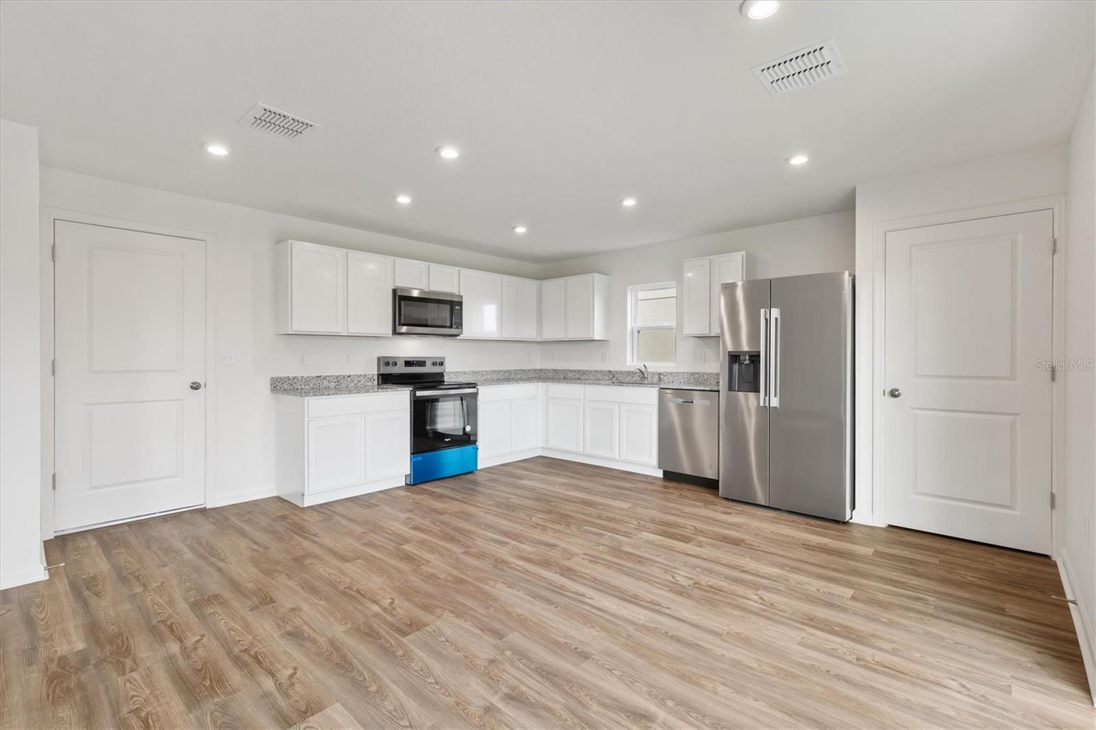 Image 8 of 27 For 1941 Iowa Drive