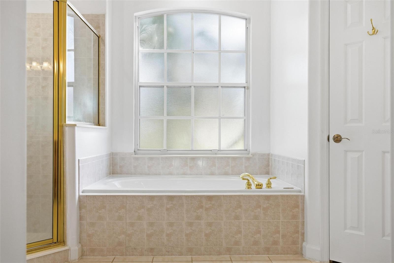 Image 13 of 97 For 19337 Spring Oak Drive