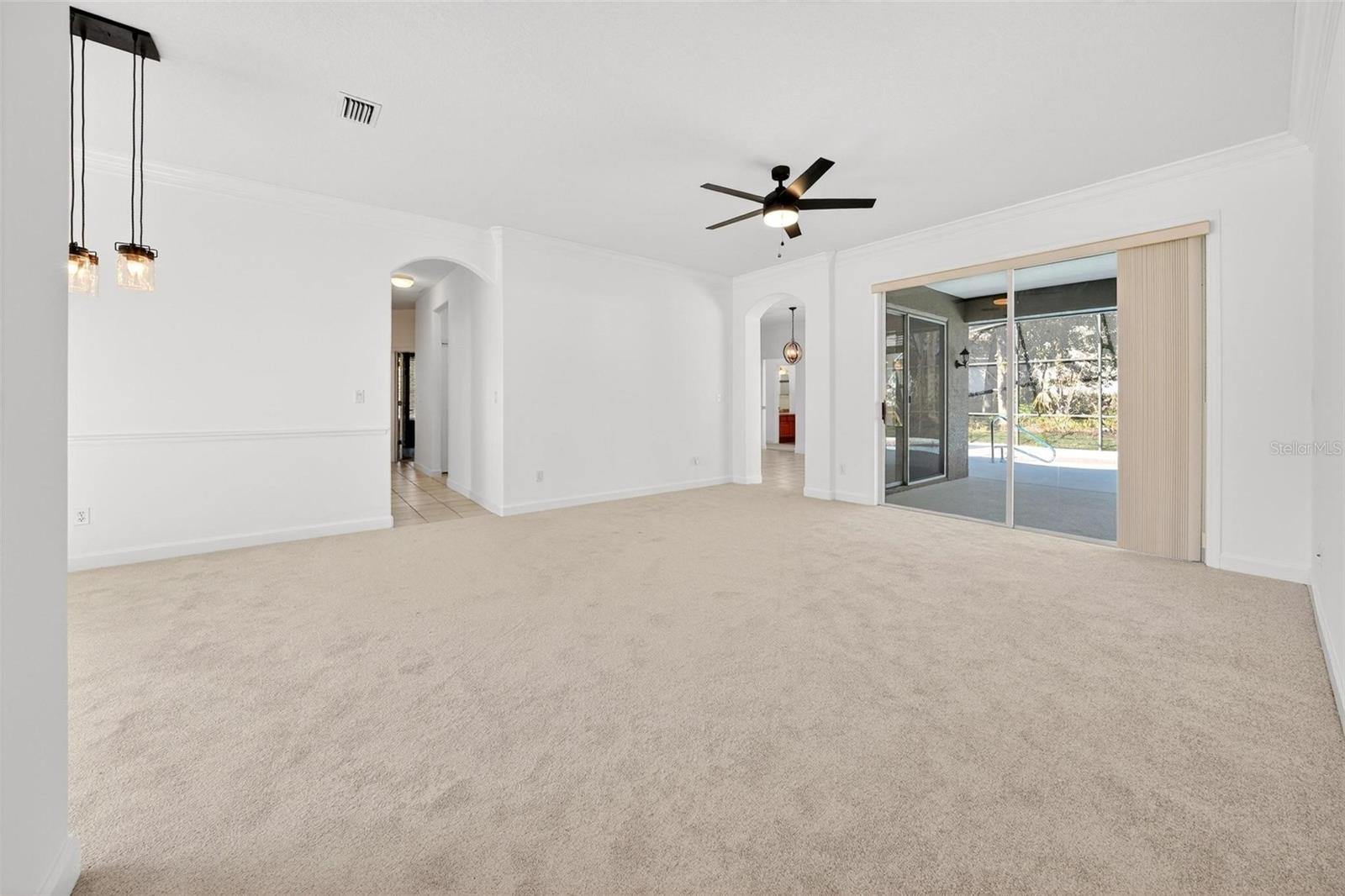 Image 16 of 97 For 19337 Spring Oak Drive