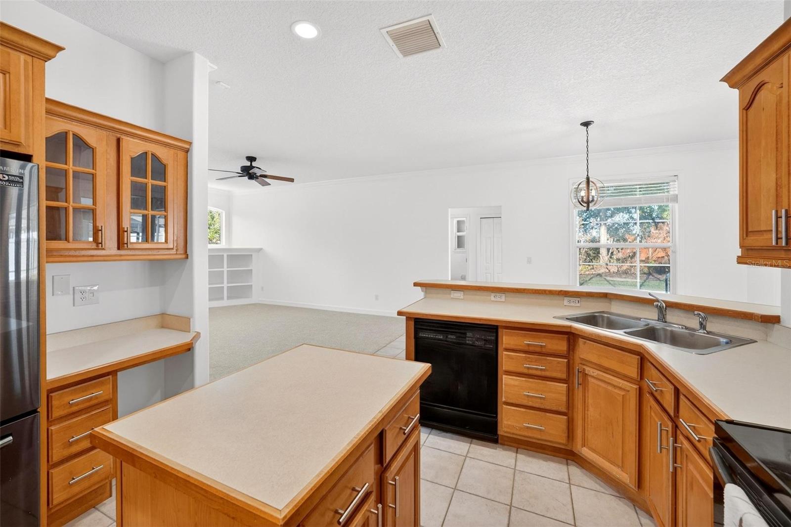 Image 31 of 97 For 19337 Spring Oak Drive