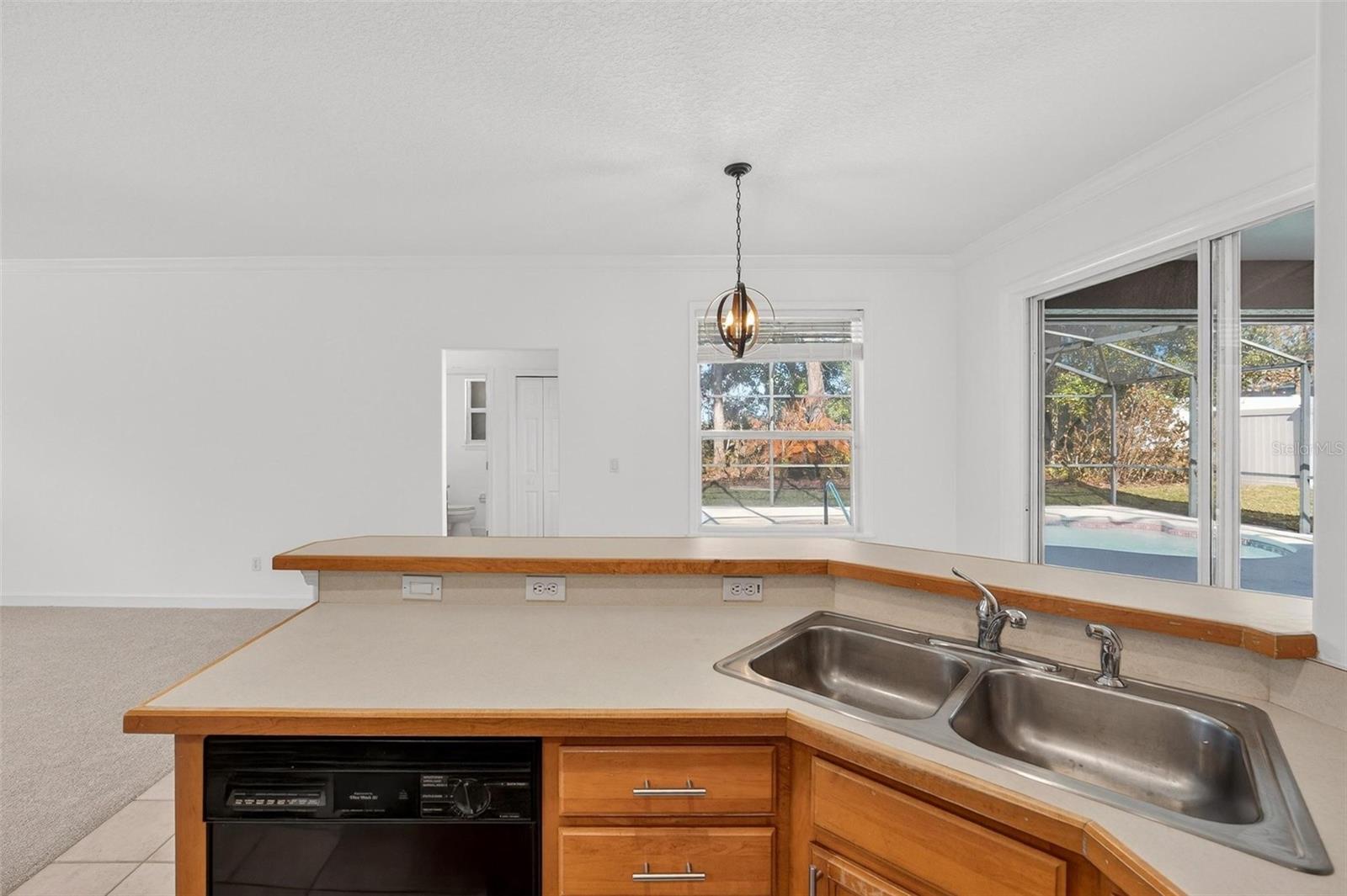 Image 32 of 97 For 19337 Spring Oak Drive