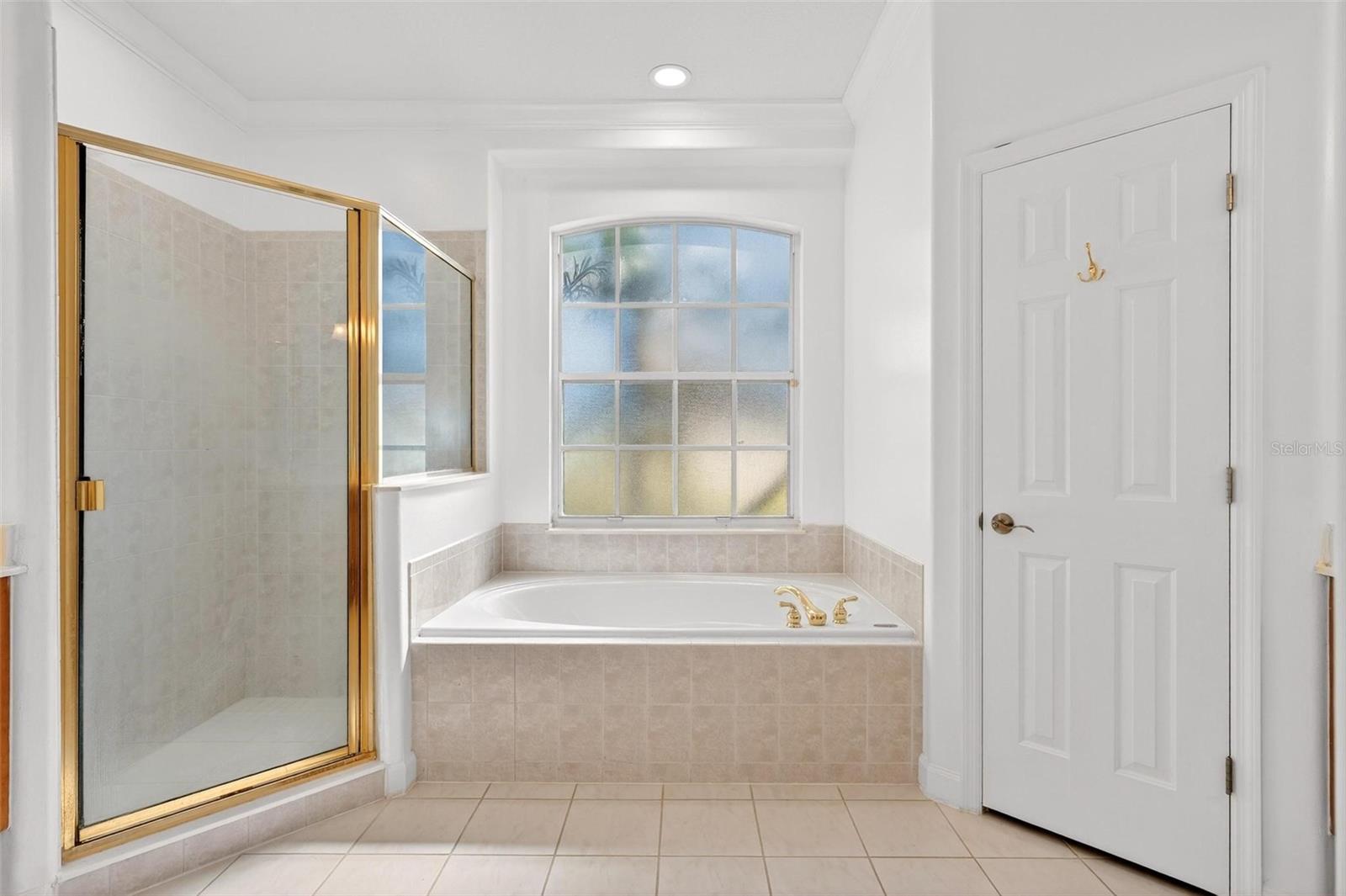 Image 43 of 97 For 19337 Spring Oak Drive