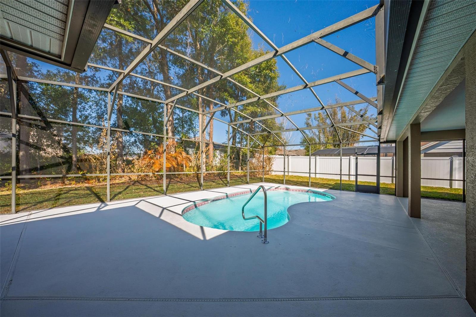 Image 79 of 97 For 19337 Spring Oak Drive