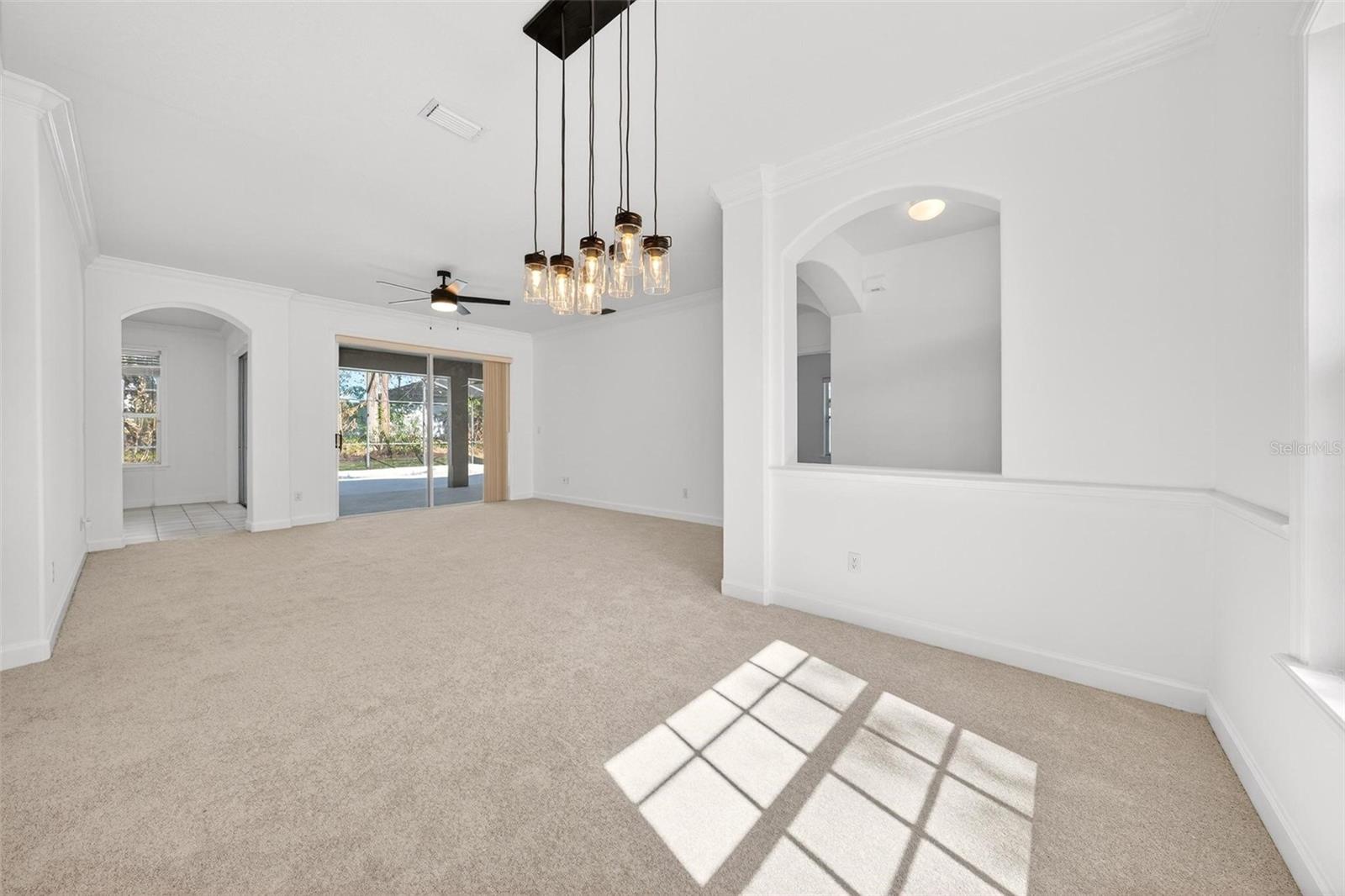 Image 8 of 97 For 19337 Spring Oak Drive