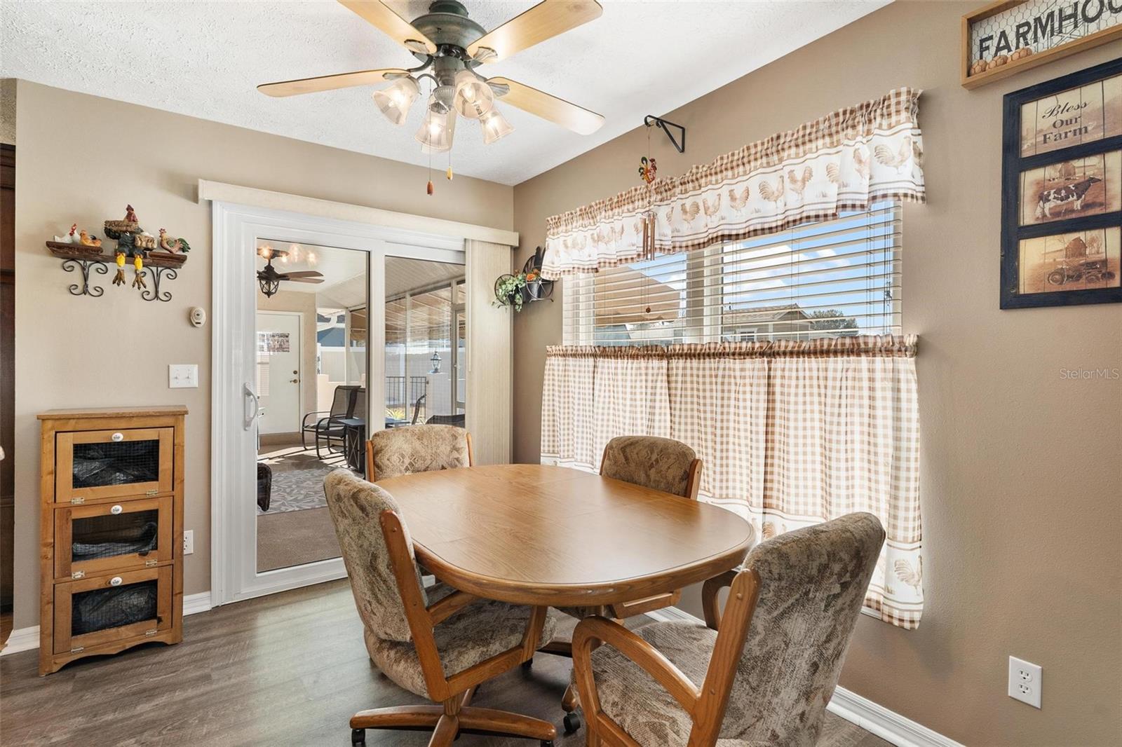 Listing photo id 17 for 450 55th Street