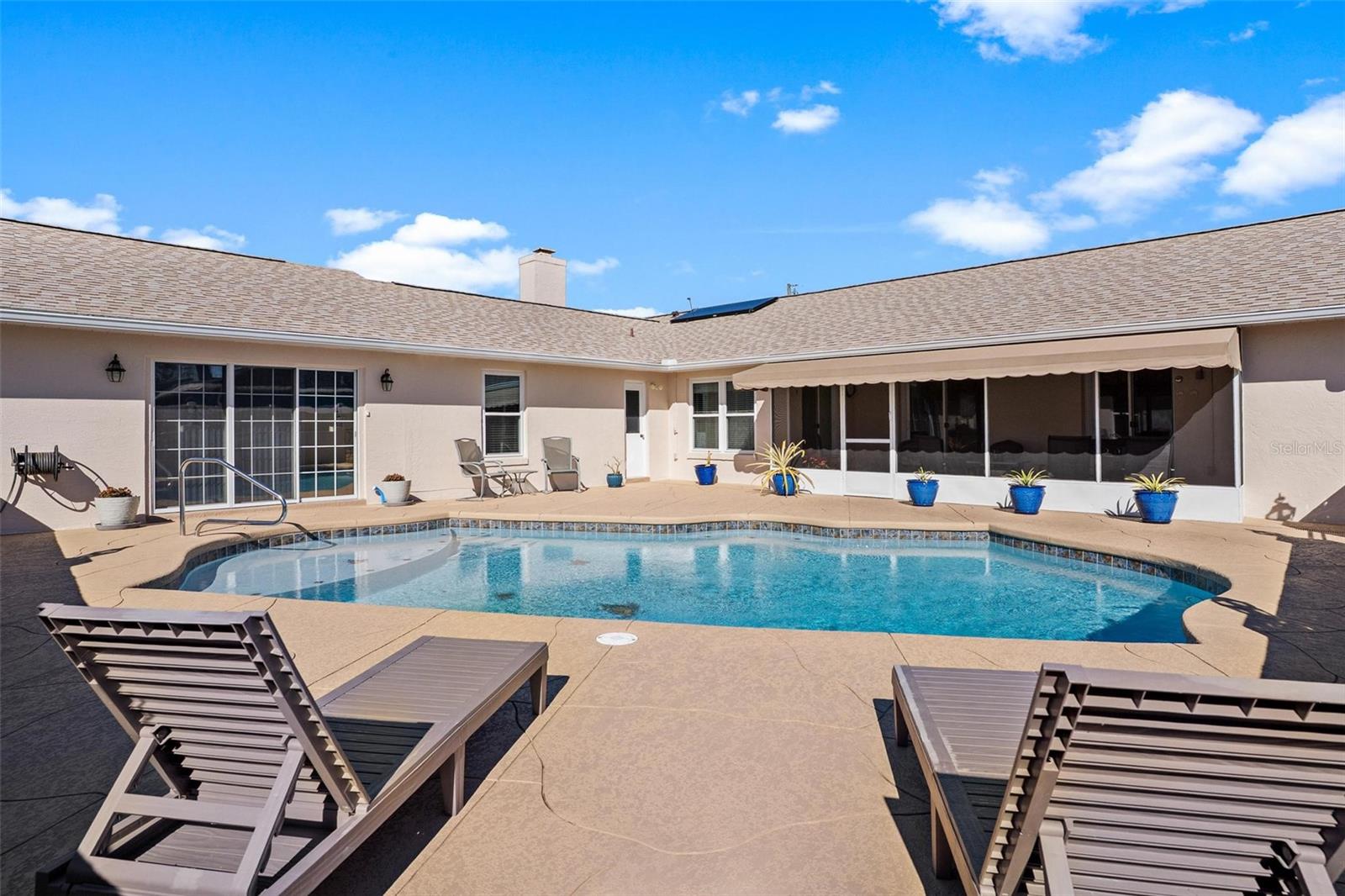 Listing photo id 0 for 450 55th Street