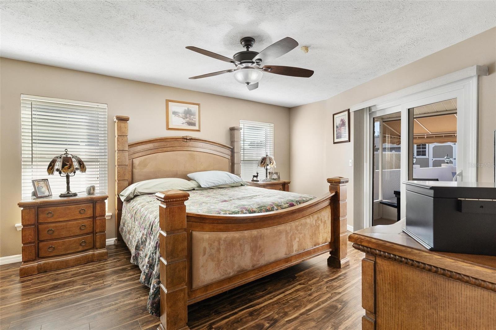 Listing photo id 22 for 450 55th Street