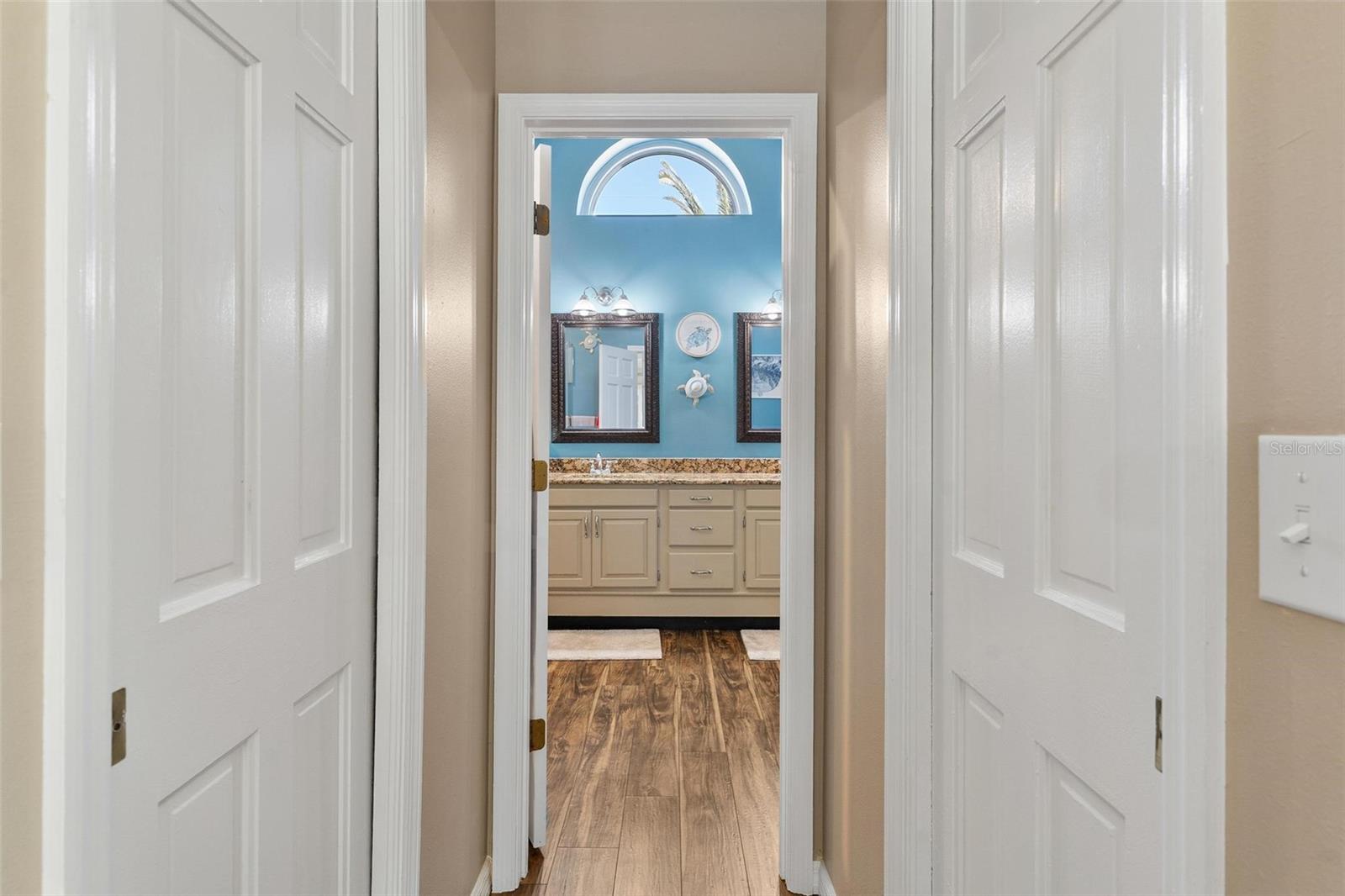 Listing photo id 24 for 450 55th Street