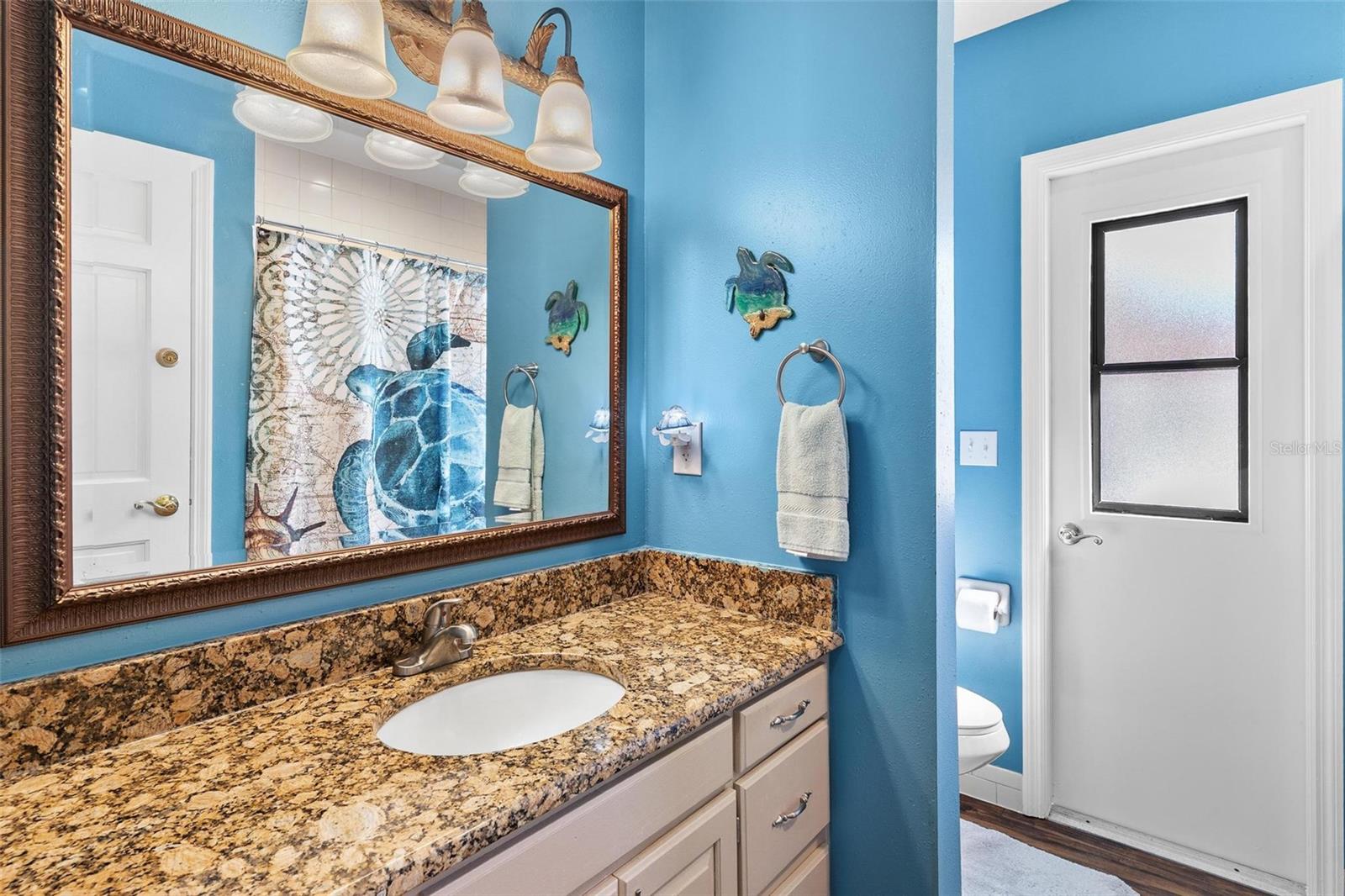 Listing photo id 31 for 450 55th Street