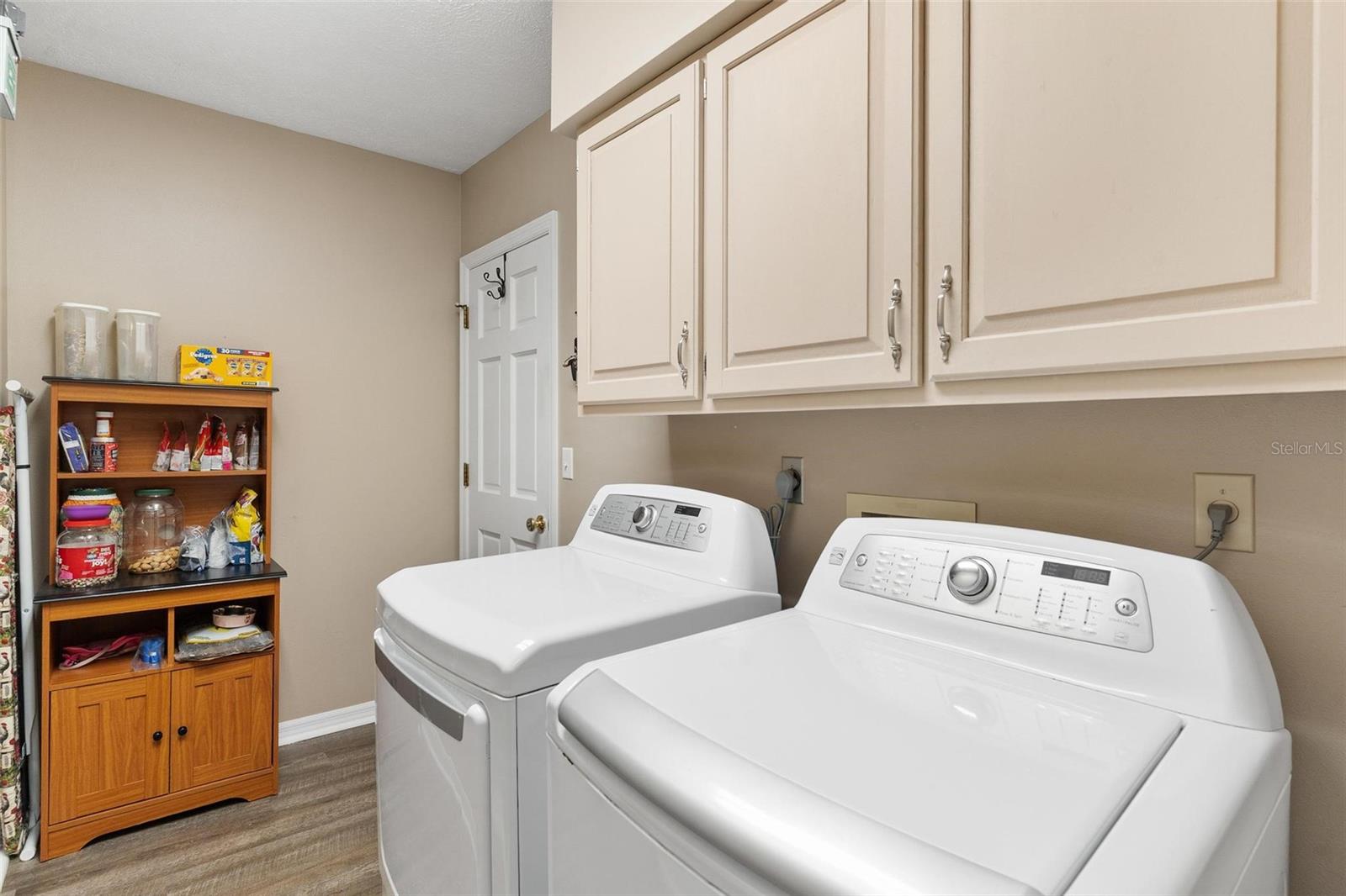 Listing photo id 36 for 450 55th Street