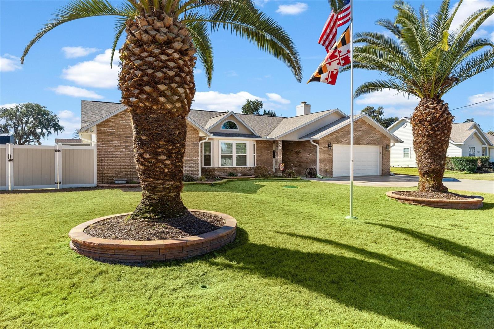 Listing photo id 2 for 450 55th Street