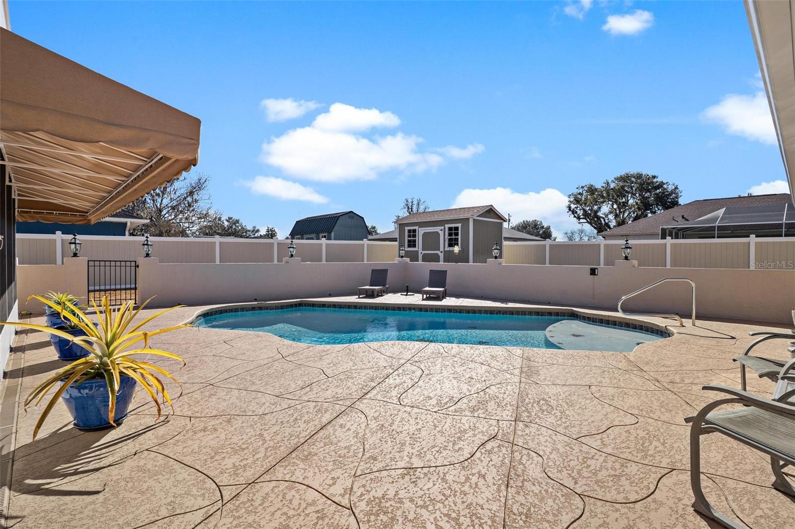 Listing photo id 39 for 450 55th Street