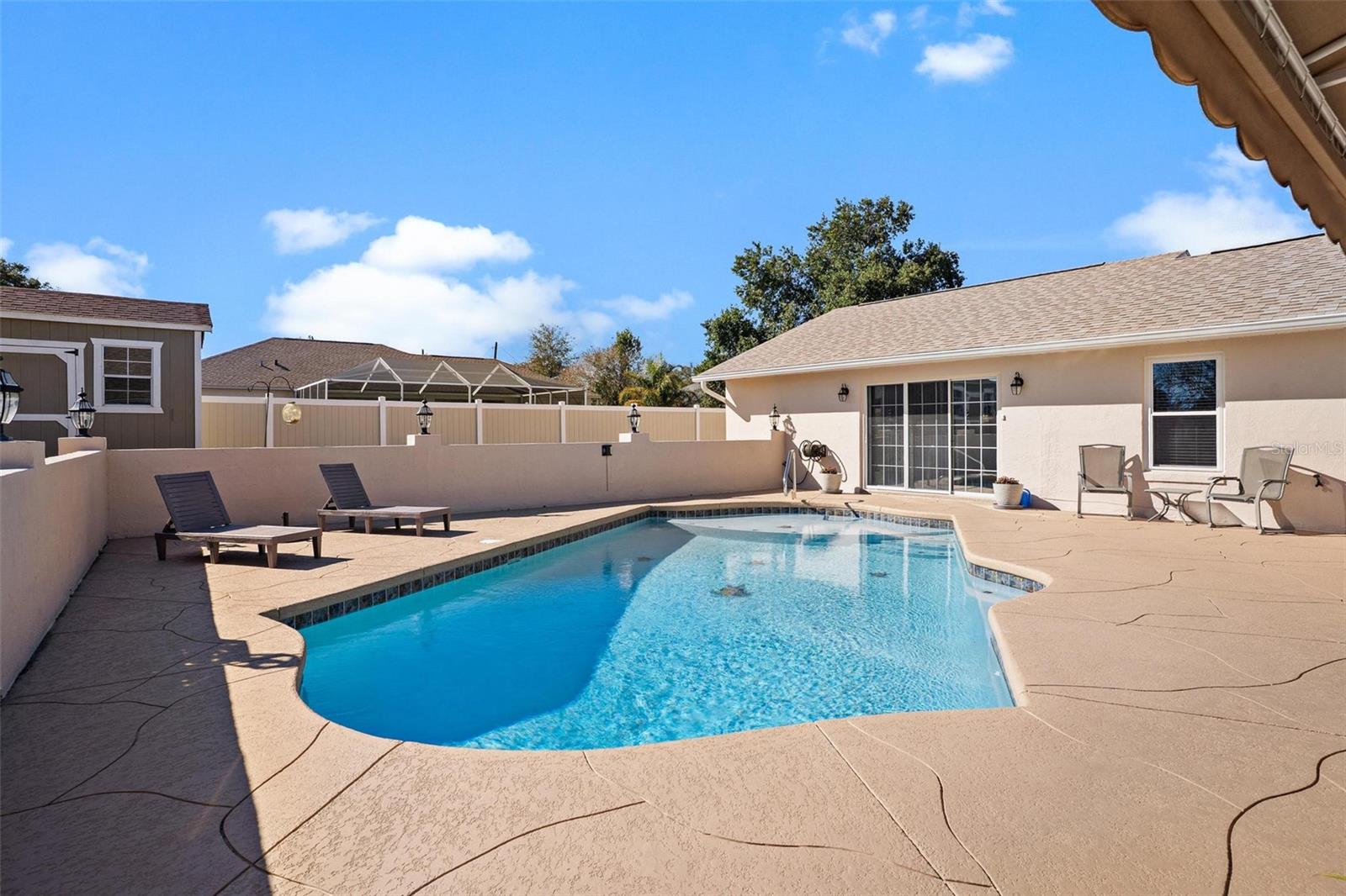 Listing photo id 40 for 450 55th Street