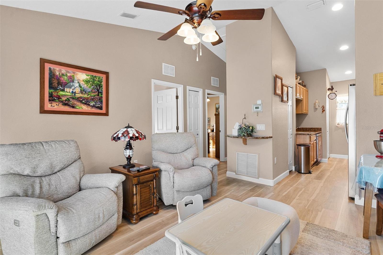 Listing photo id 44 for 450 55th Street