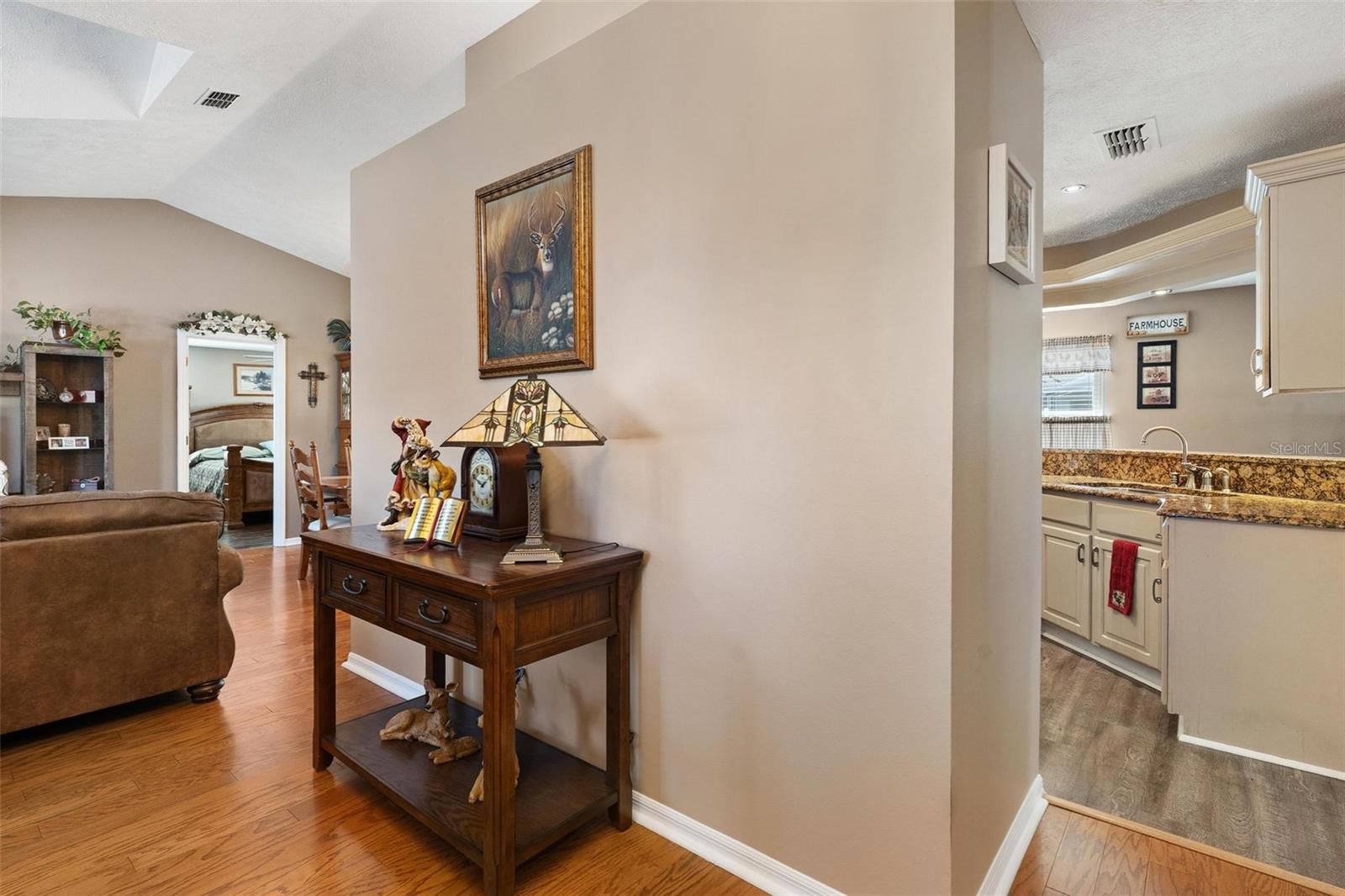 Listing photo id 6 for 450 55th Street