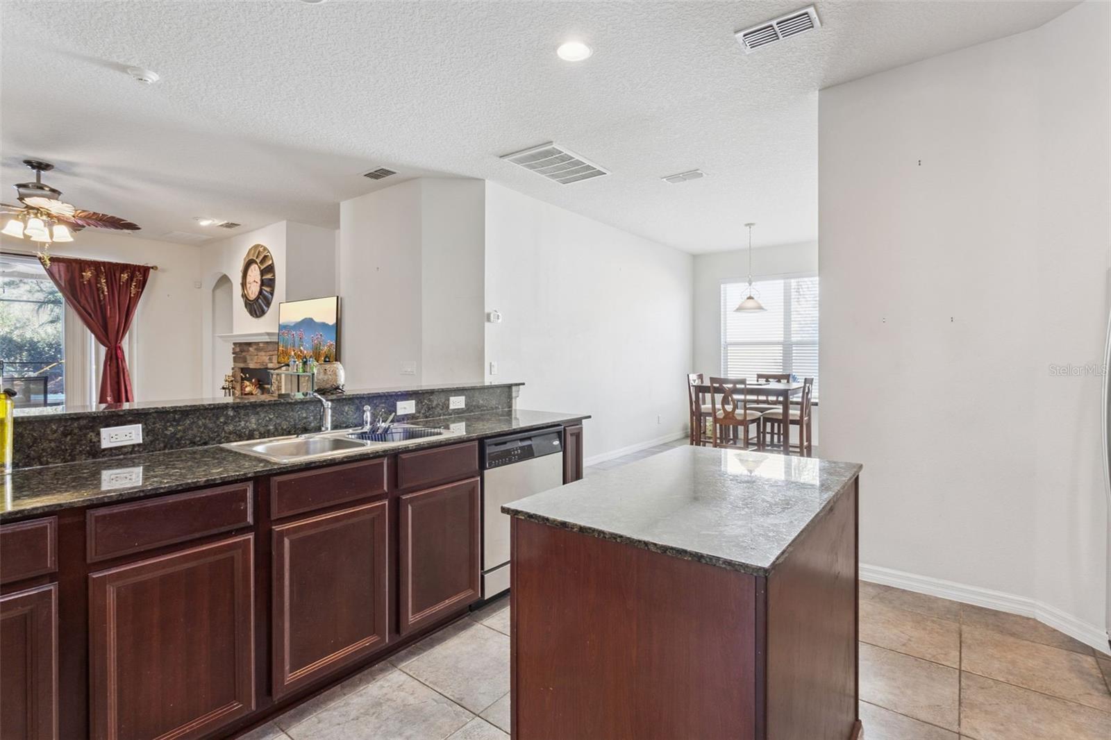 Image 14 of 66 For 30337 Gidran Terrace