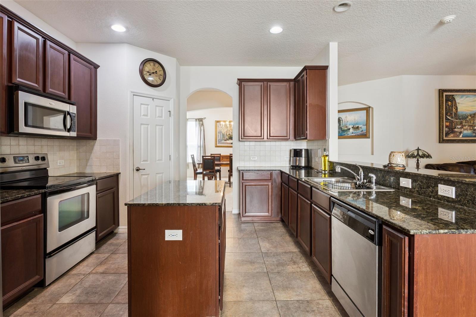 Image 17 of 66 For 30337 Gidran Terrace