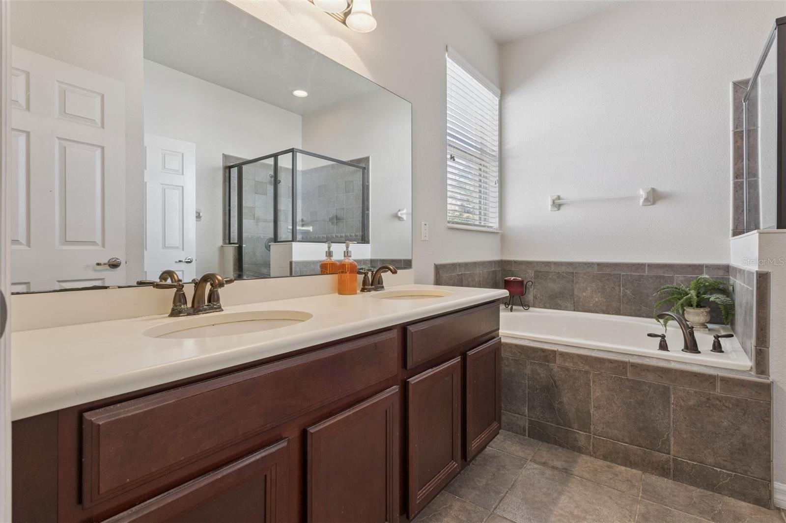 Image 24 of 66 For 30337 Gidran Terrace