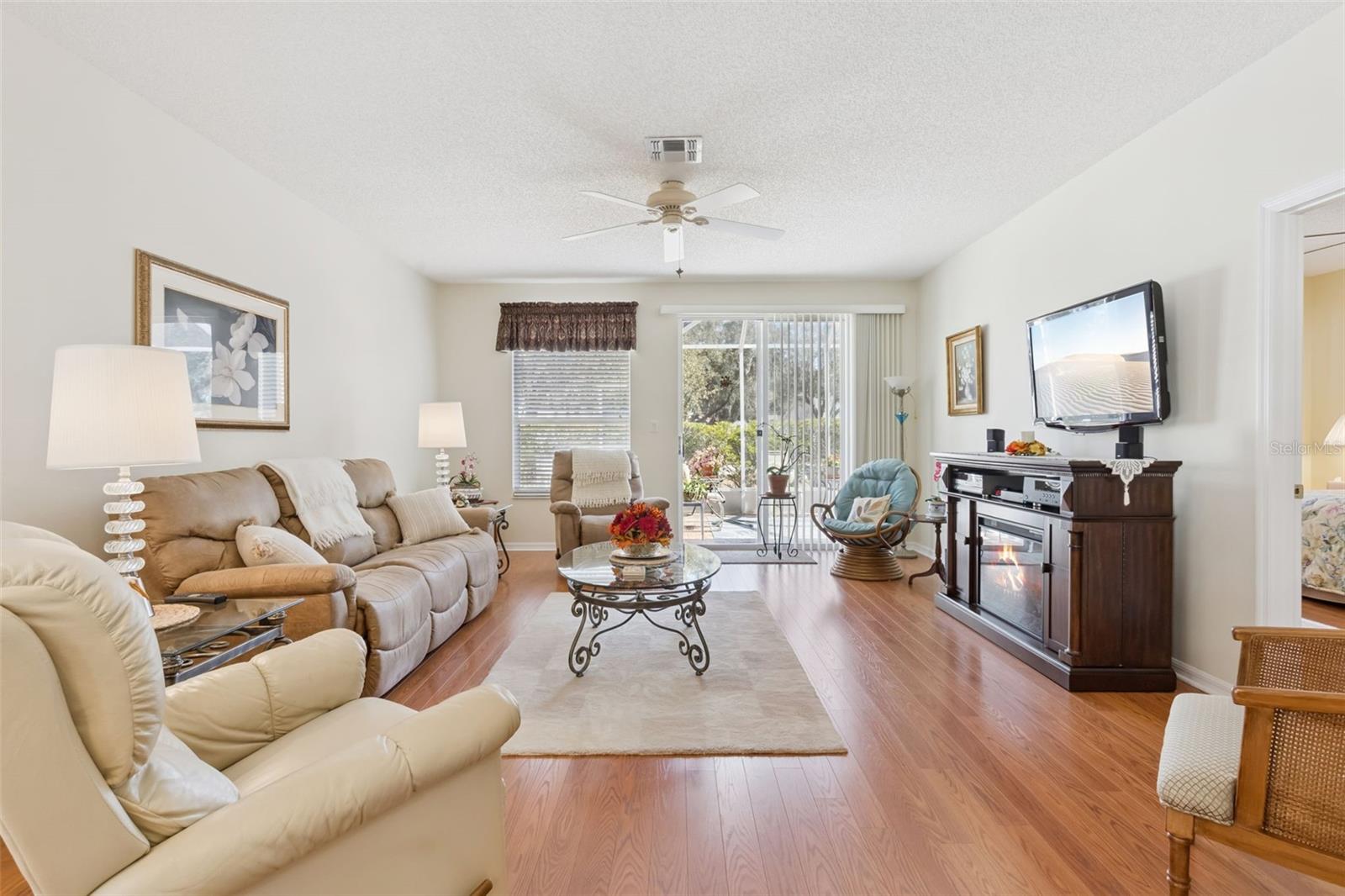 Image 7 of 41 For 25239 Cranes Roost Circle