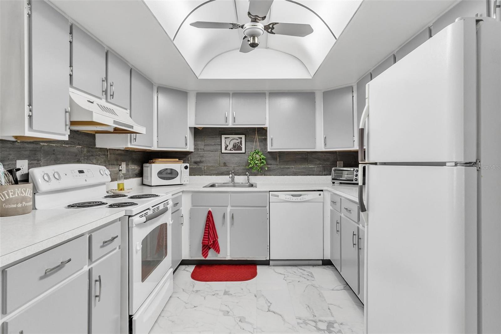 Image 13 of 37 For 574 Midway Drive B