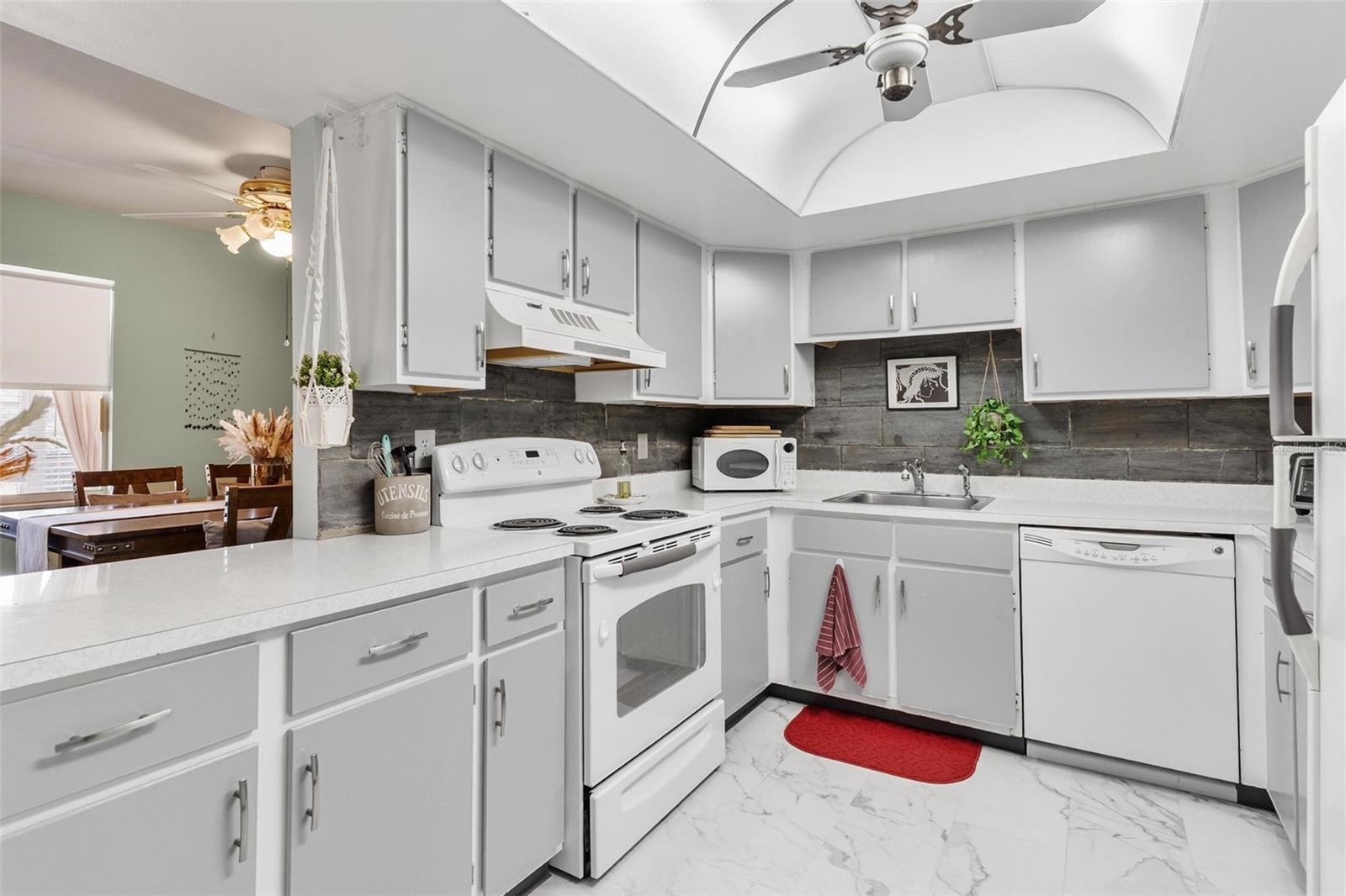 Image 14 of 37 For 574 Midway Drive B