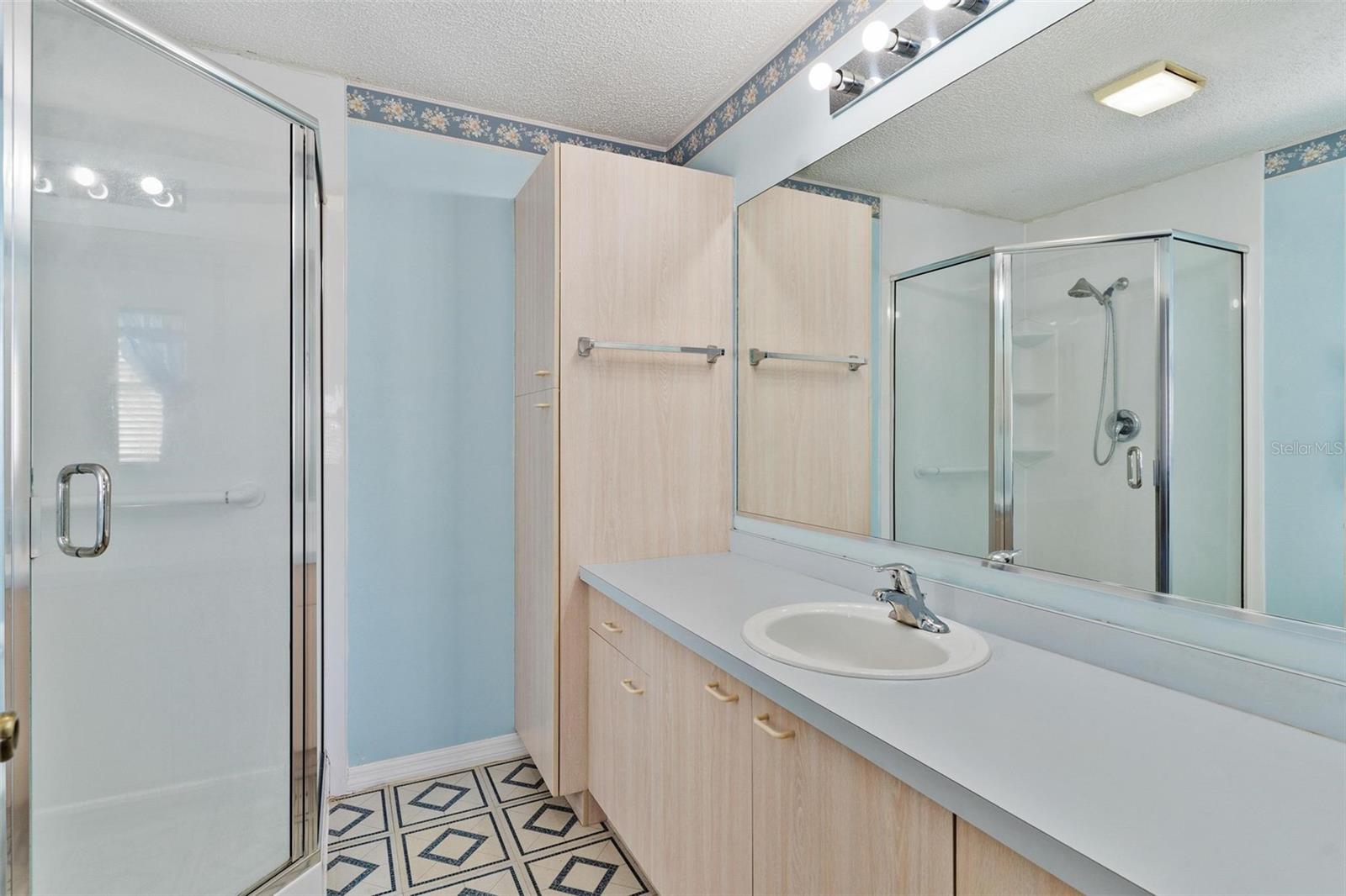 Image 17 of 39 For 620 Prado Drive