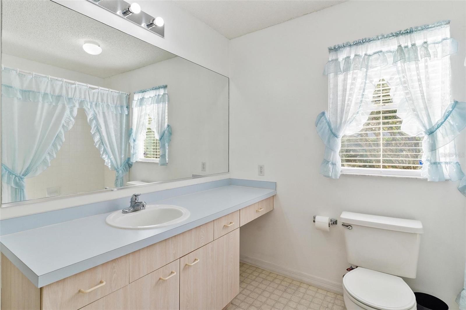 Image 24 of 39 For 620 Prado Drive