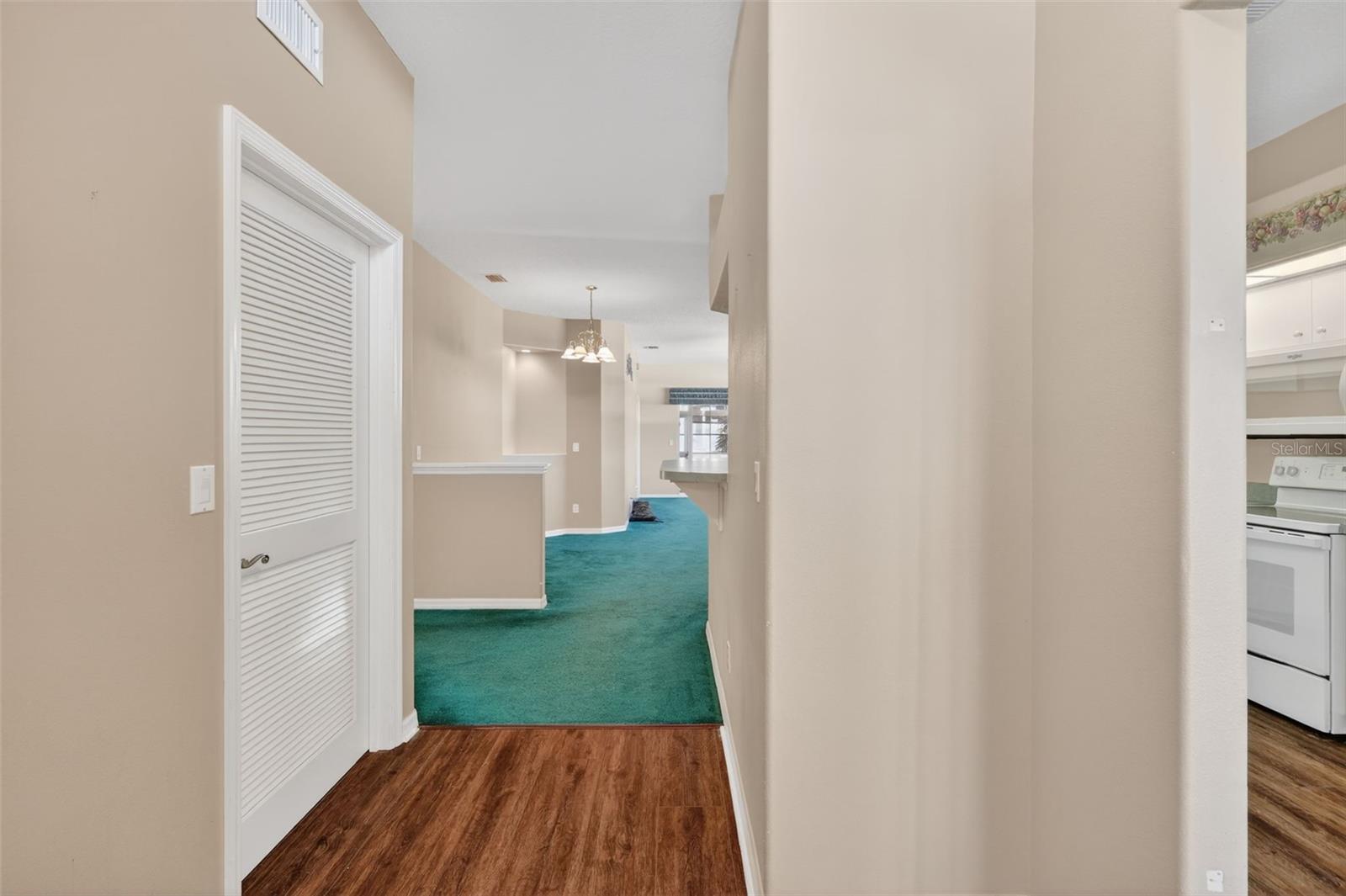 Image 12 of 68 For 21743 King John Street